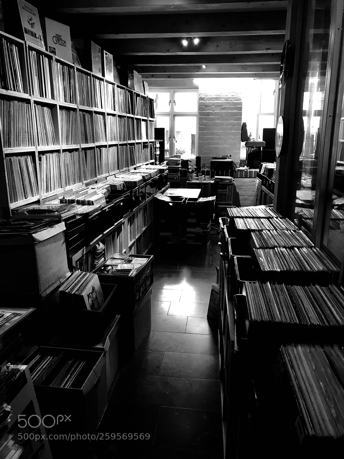 Apple iPhone 7 Plus sample photo. Vinyl store photography