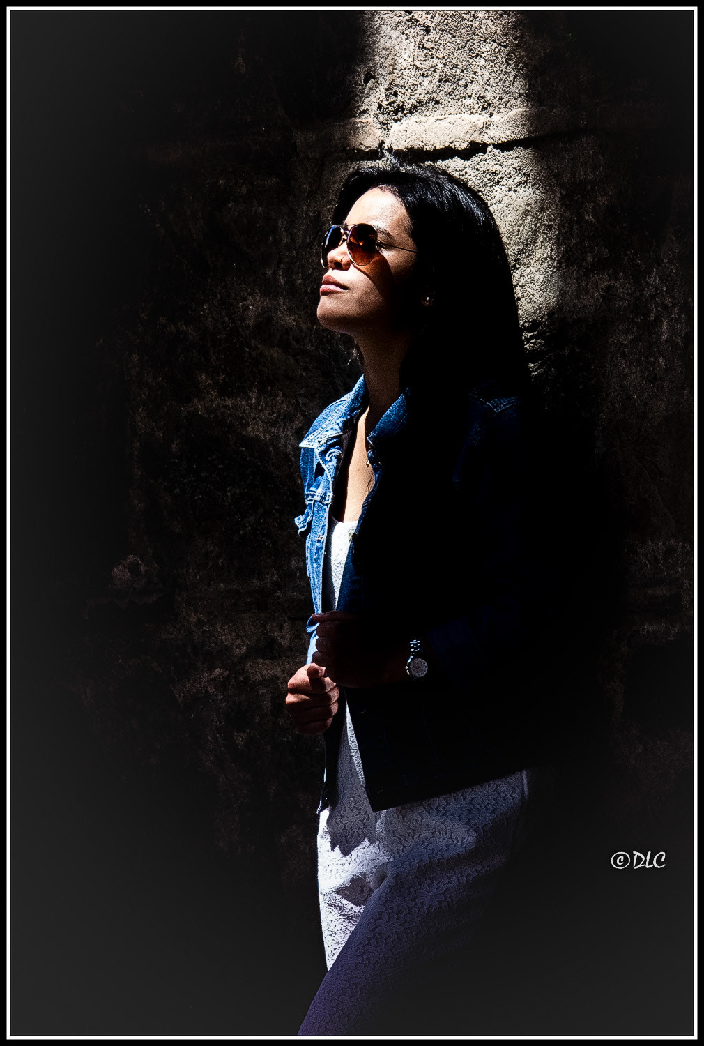 Olympus STYLUS1,1s sample photo. A la luz photography