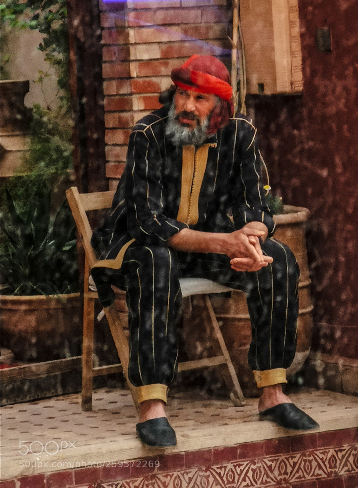 HUAWEI CLT-L29 sample photo. Old man photography