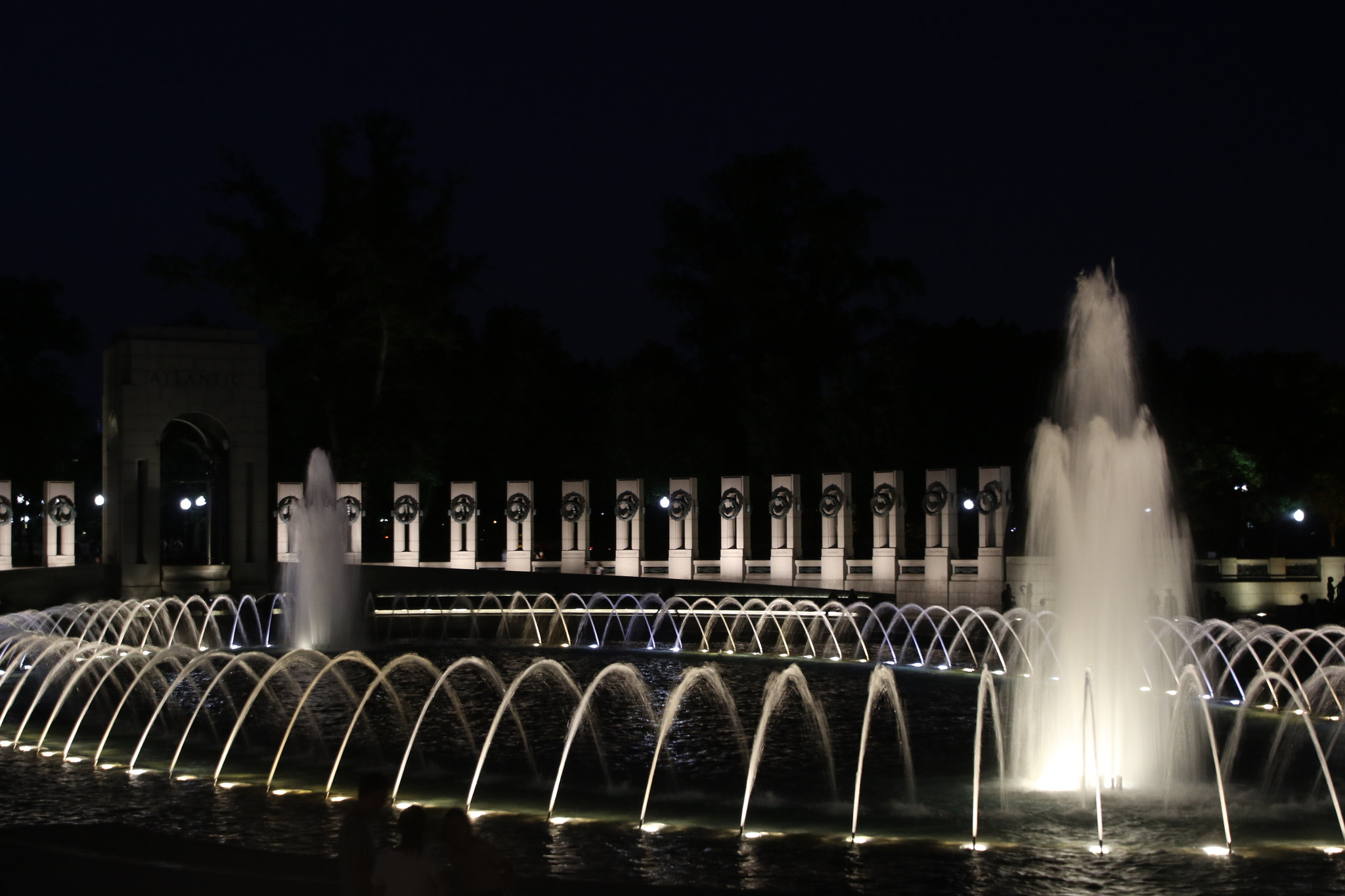 Canon EOS 7D Mark II sample photo. World war ii memorial photography