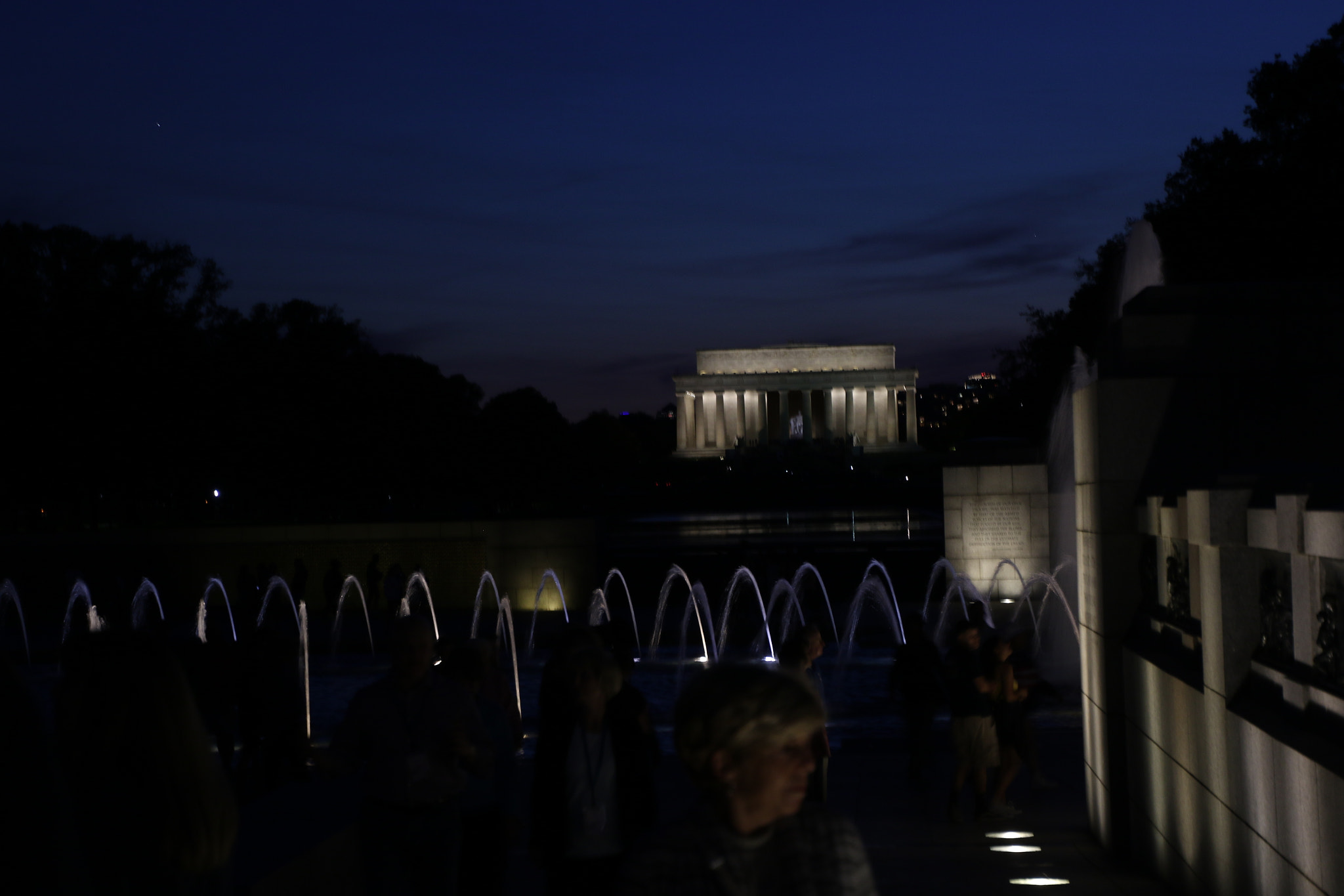 Canon EOS 7D Mark II sample photo. Lincoln memorial at twilight photography