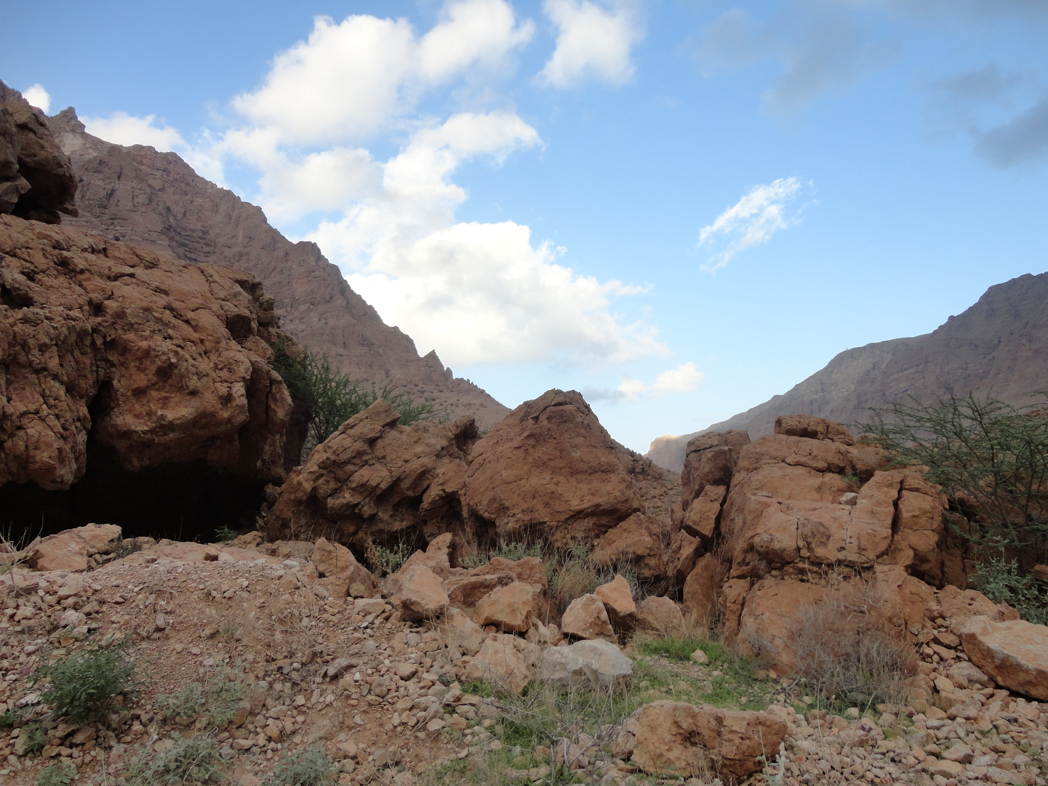 Sony Cyber-shot DSC-W570 sample photo. Oman photography