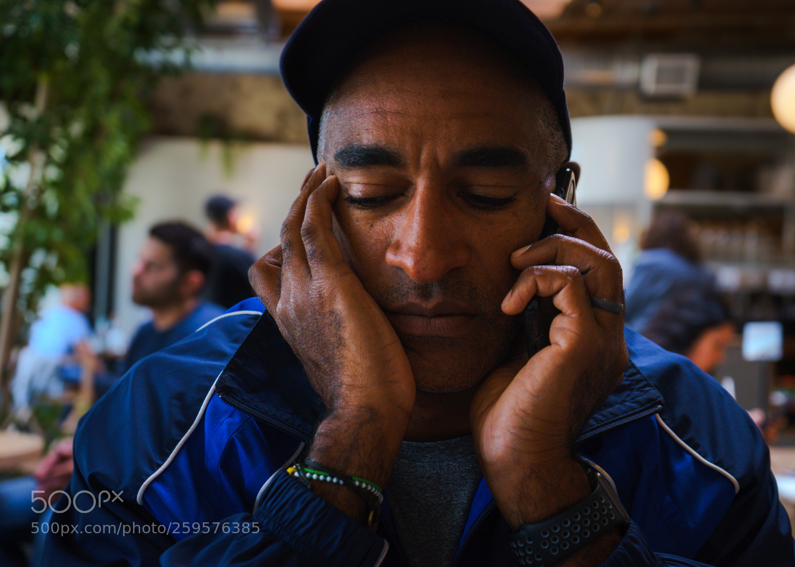 Sony a7 sample photo. Phone call photography