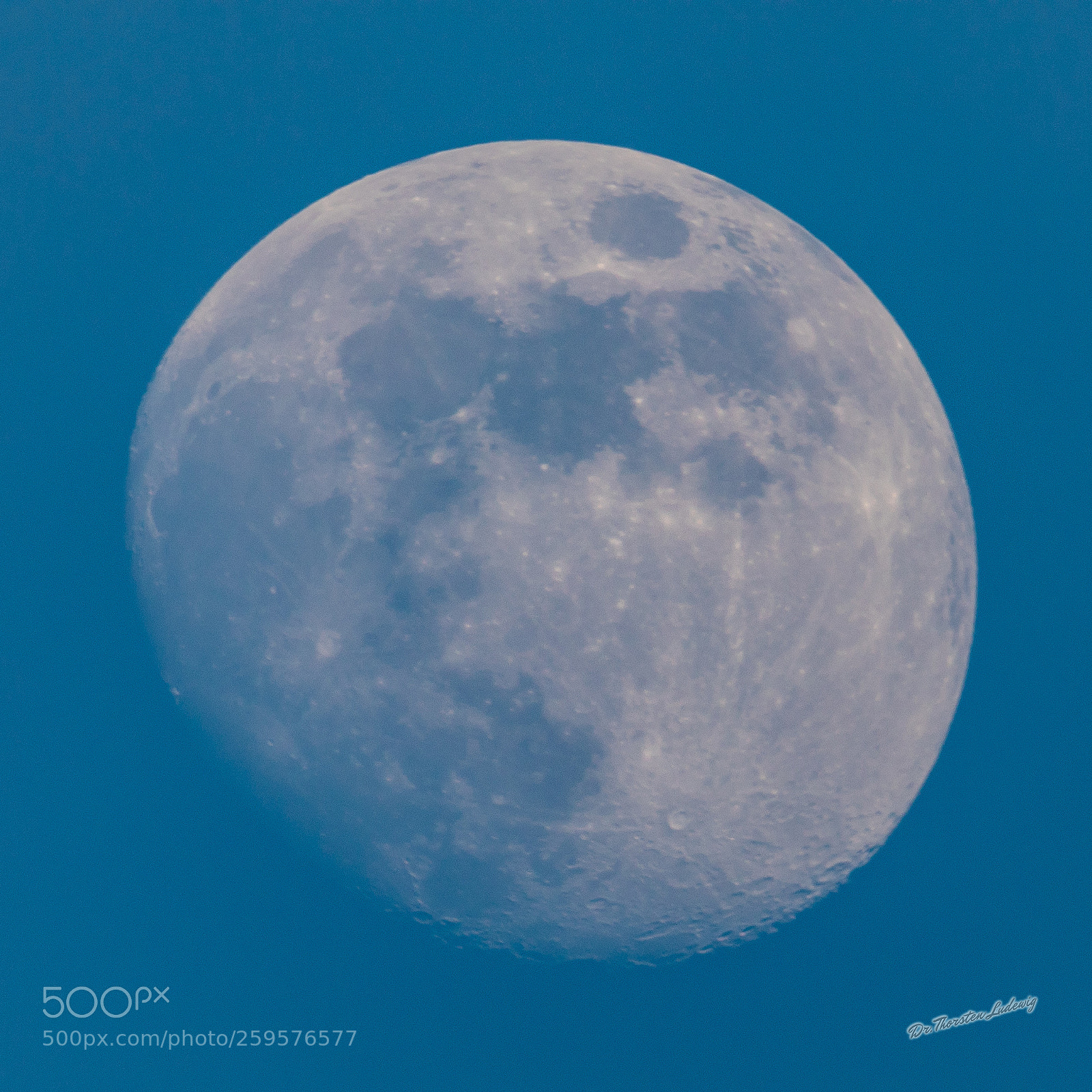 Canon EOS 5D Mark IV sample photo. Blue moon - 20180526 photography