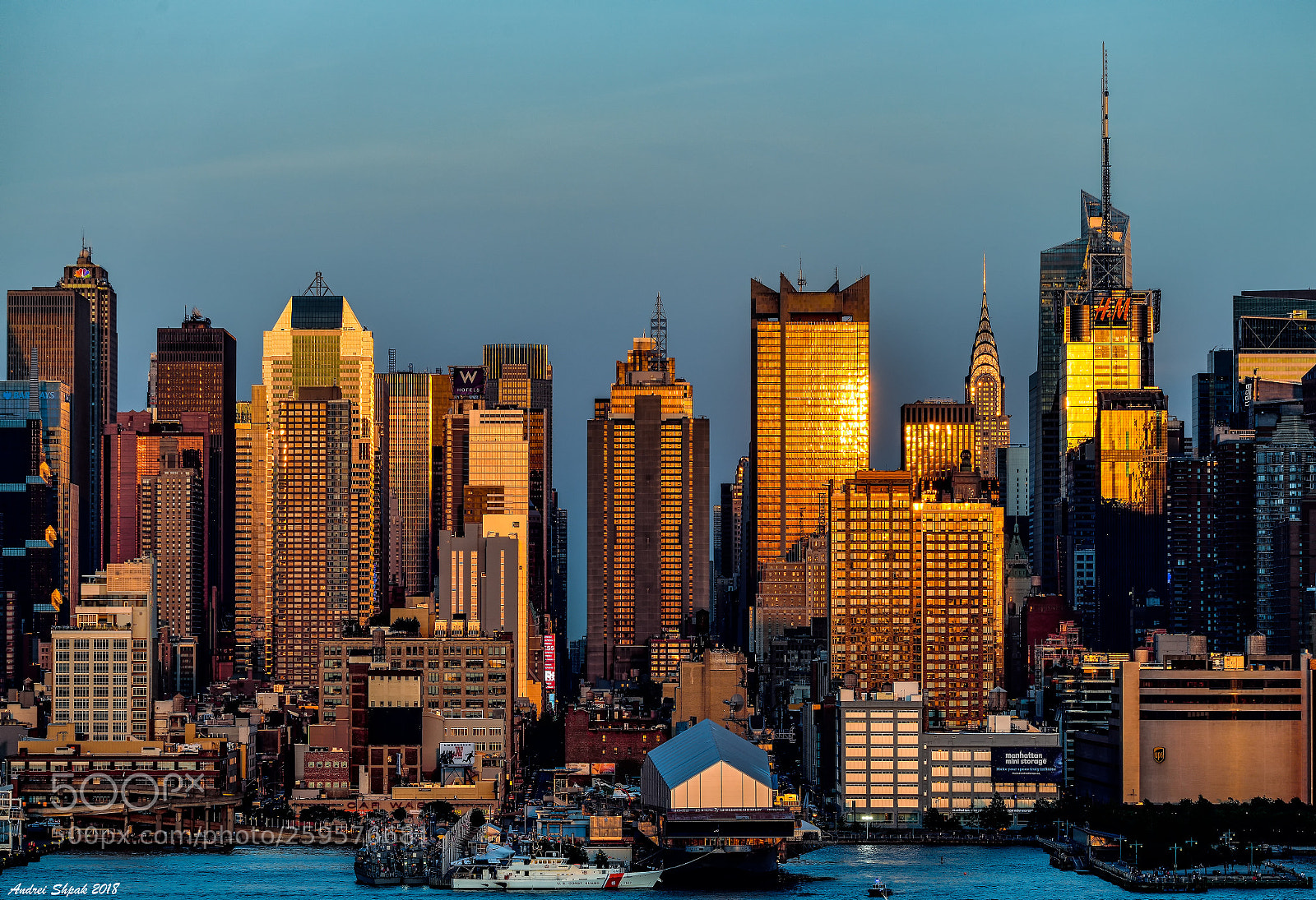 Nikon D850 sample photo. Golden city. midtown manhattan photography
