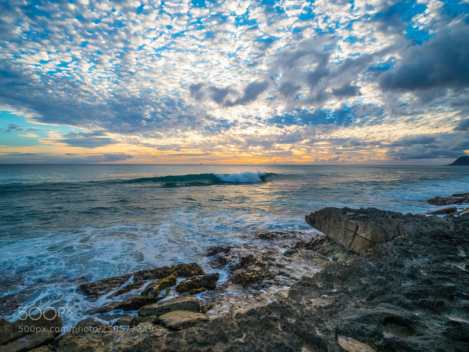 Olympus OM-D E-M5 II sample photo. Ko olina shoreline photography