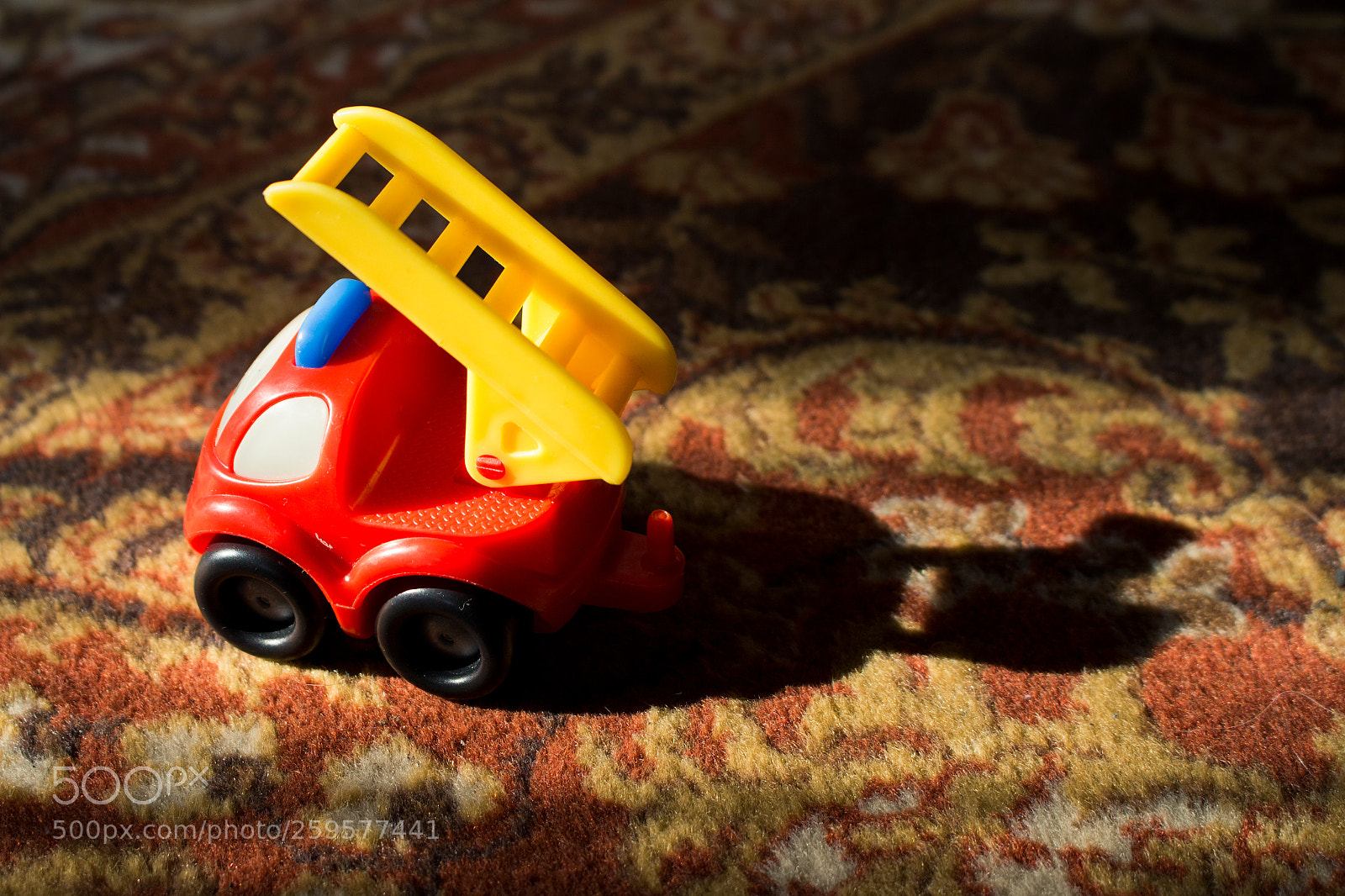 Canon EOS 700D (EOS Rebel T5i / EOS Kiss X7i) sample photo. Abandoned toy photography
