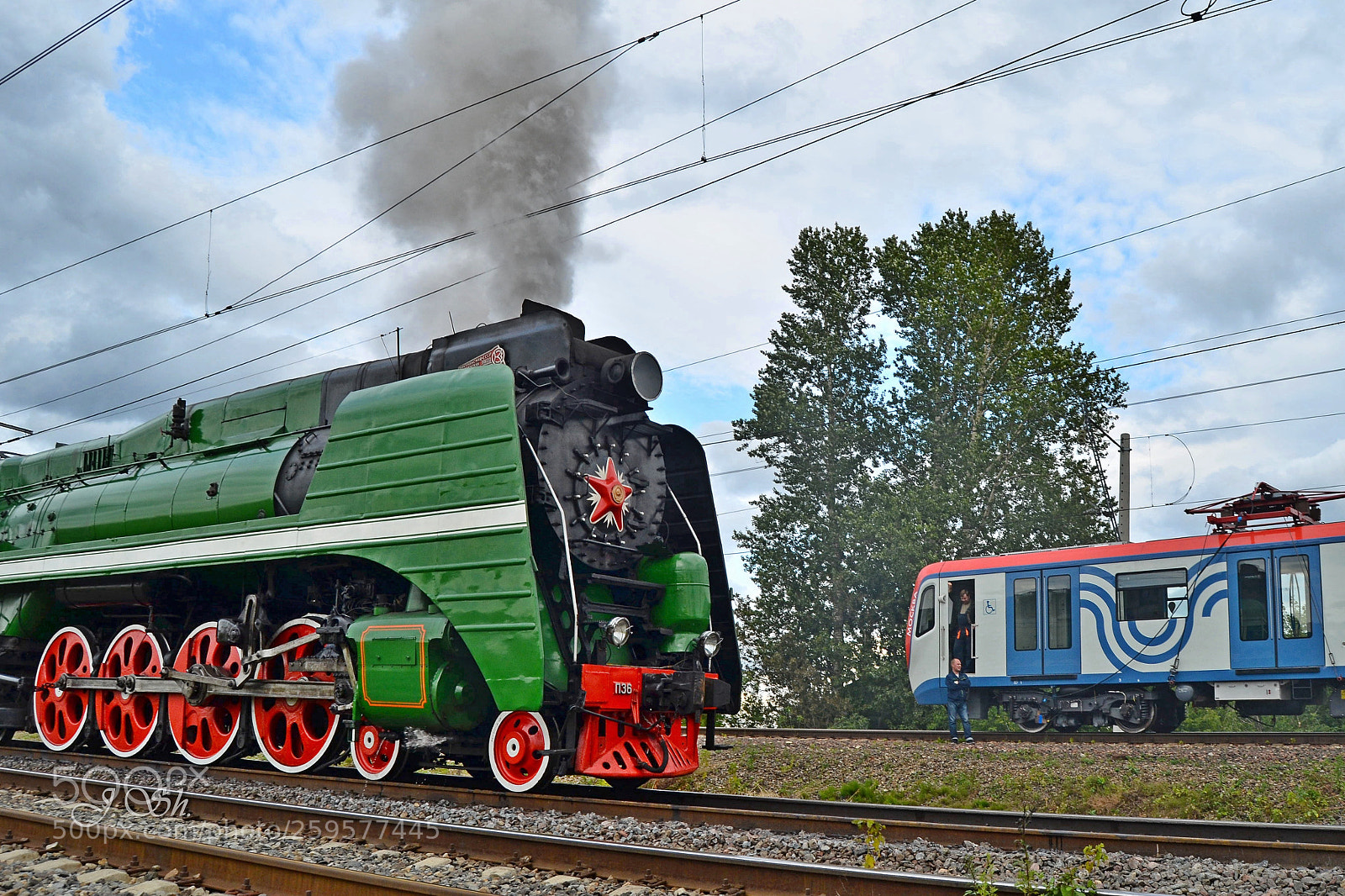 Nikon D7000 sample photo. Past and future photography