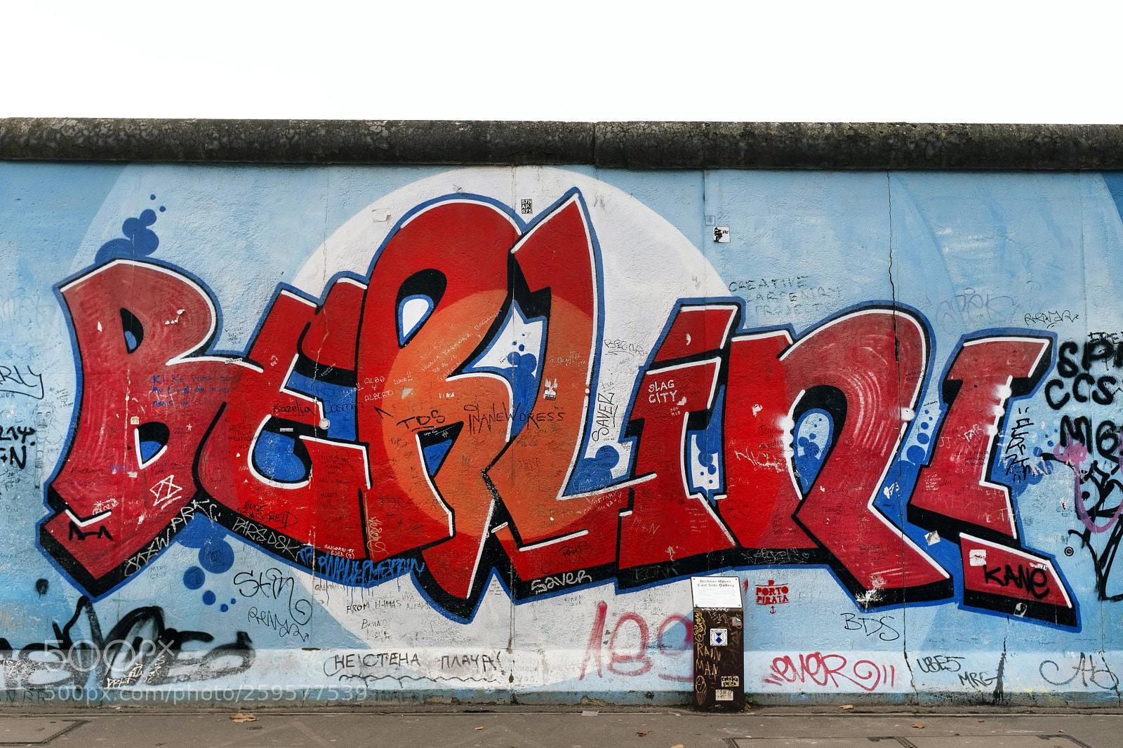 Fujifilm X100F sample photo. Berlin wall photography
