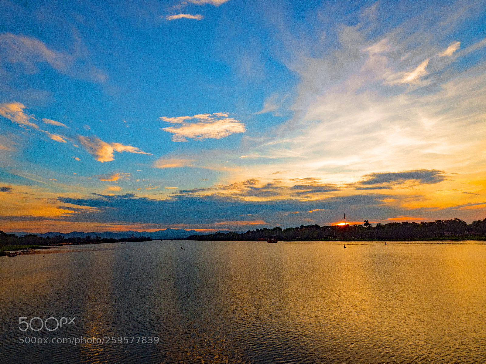 Olympus OM-D E-M5 II sample photo. Hue bridge sunset photography