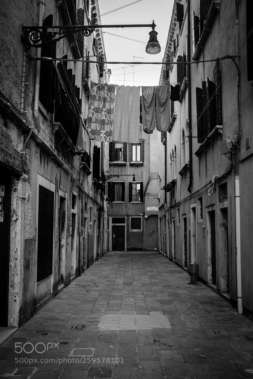 Fujifilm X100F sample photo. Empty street photography