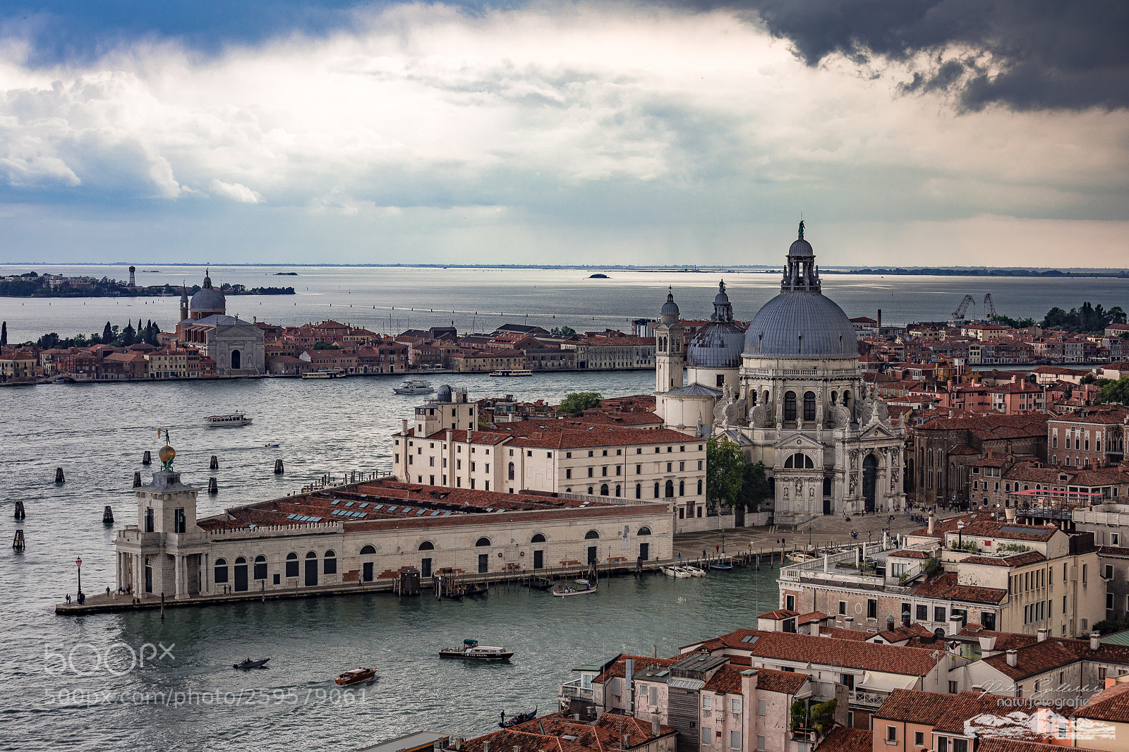 Canon EOS 5D Mark IV sample photo. -gewitter über venedig- photography