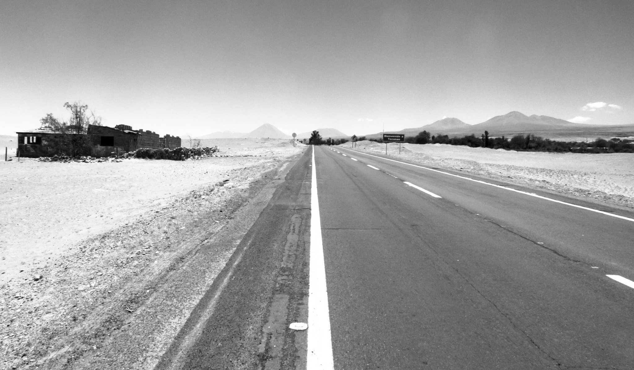 Panasonic Lumix DMC-LX3 sample photo. Atacama's desert road photography