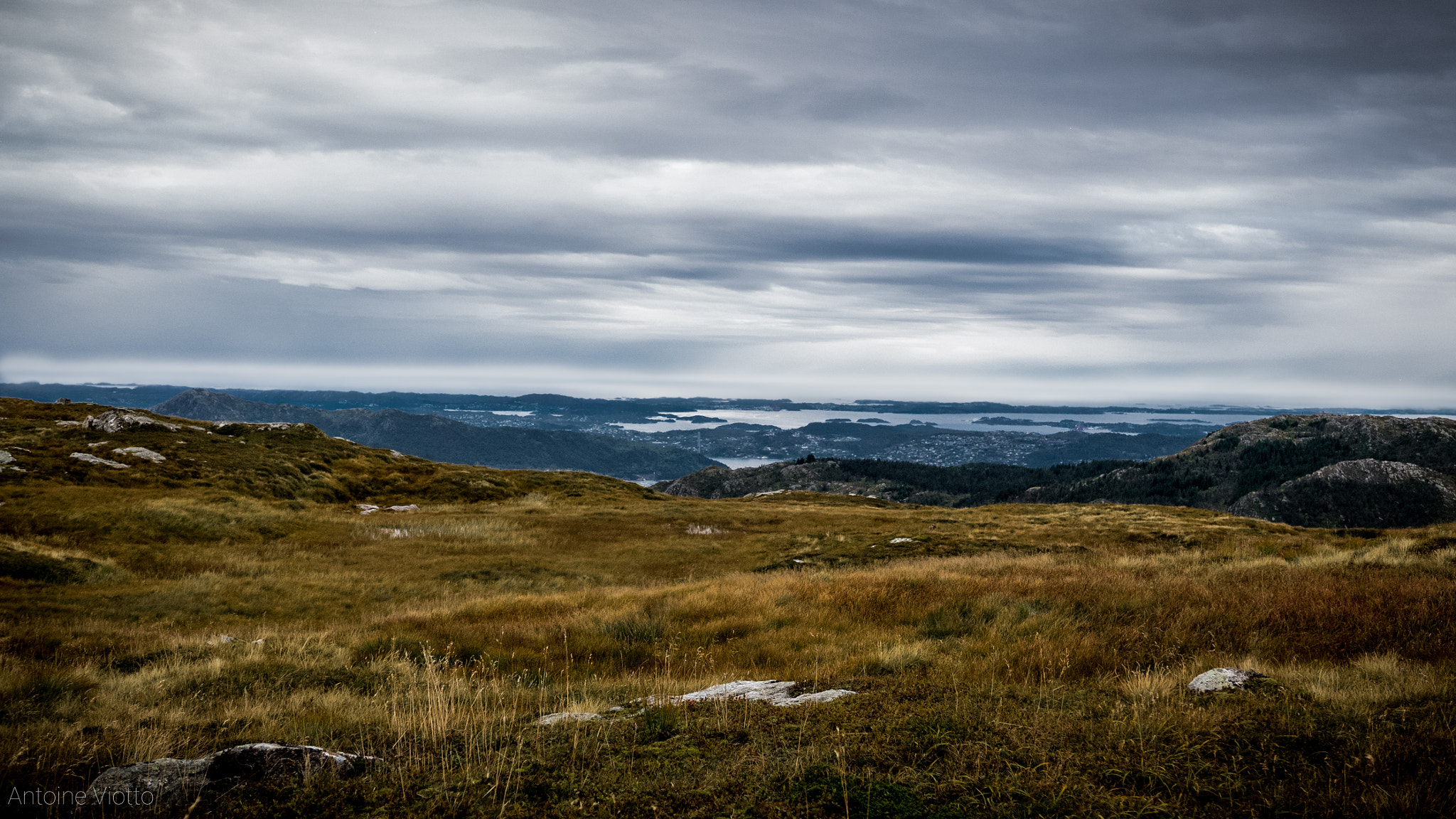 Leica D-Lux (Typ 109) sample photo. Bergen - bergen hike - no horizon photography