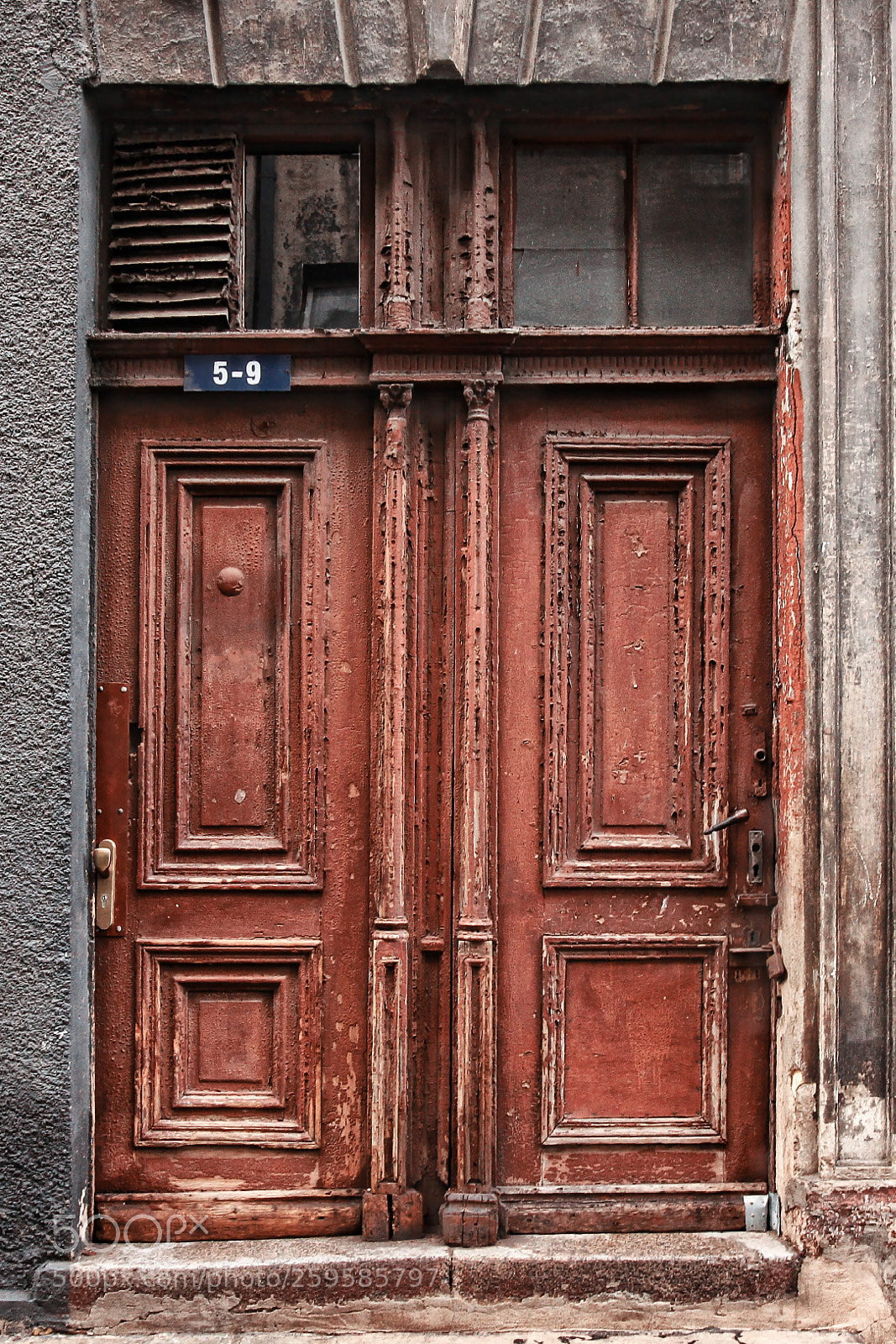 Canon EOS 60D sample photo. The door photography
