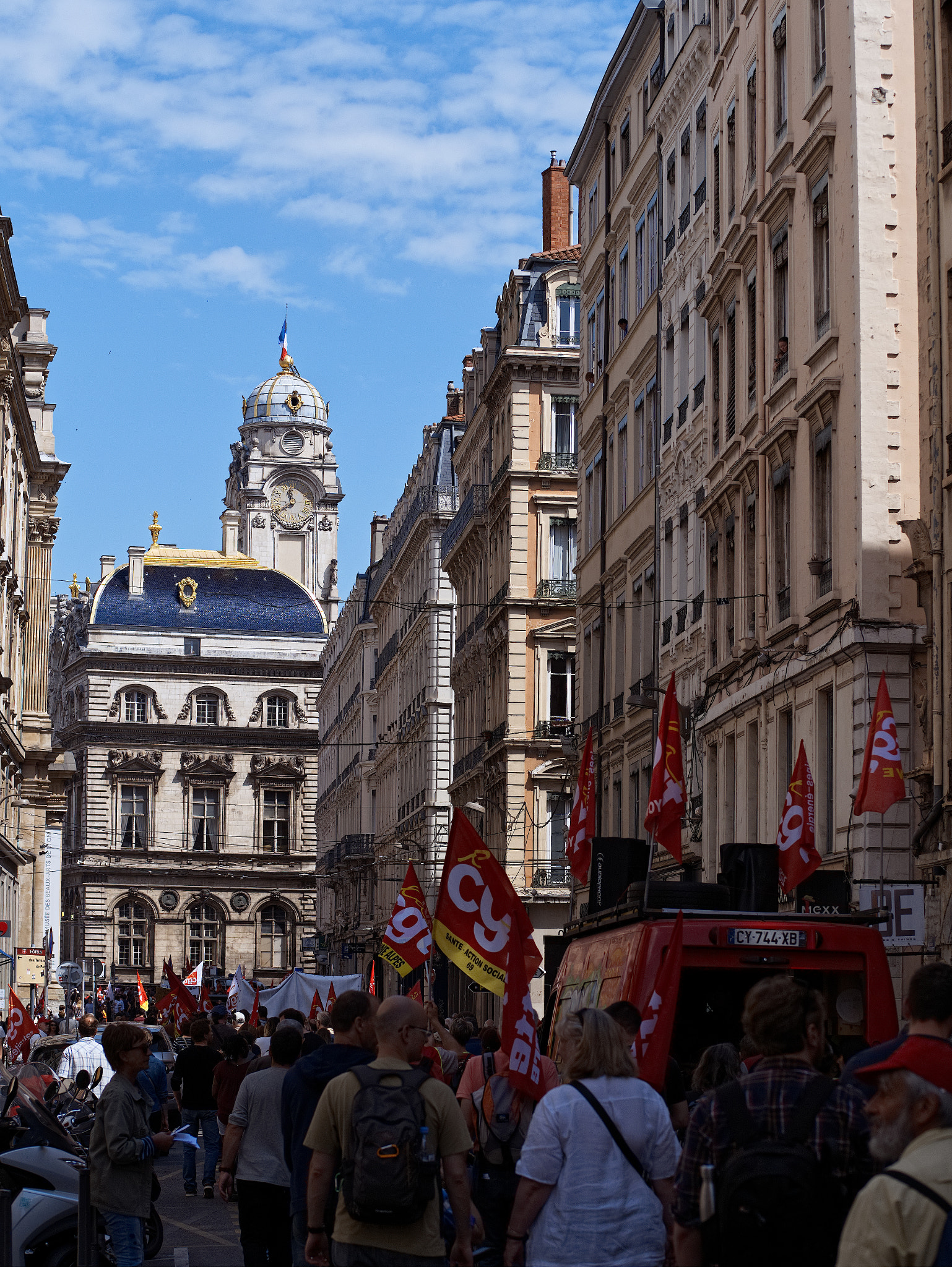 Panasonic Lumix DC-GX9 sample photo. Manif photography