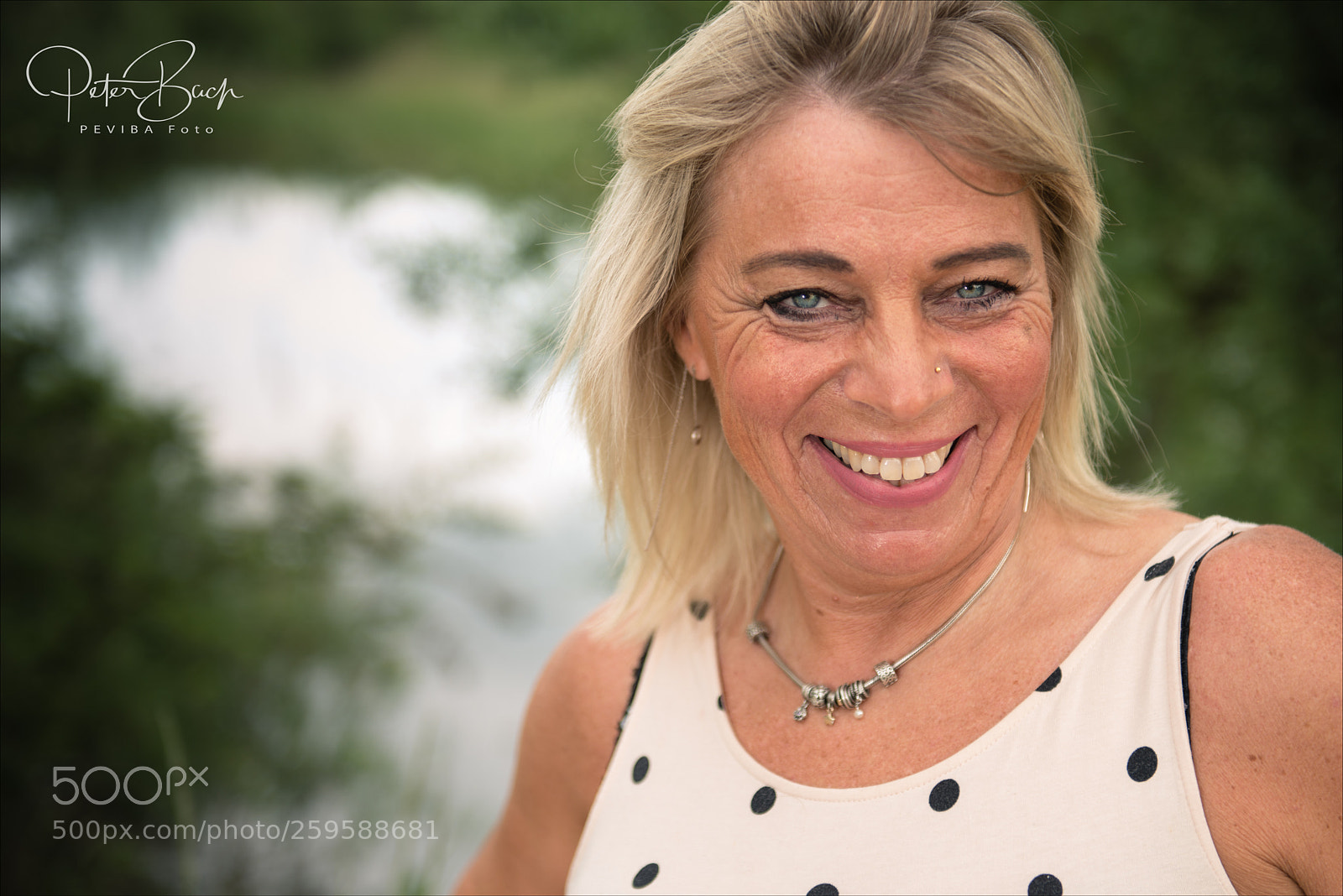 Nikon D800 sample photo. Smiling girl photography