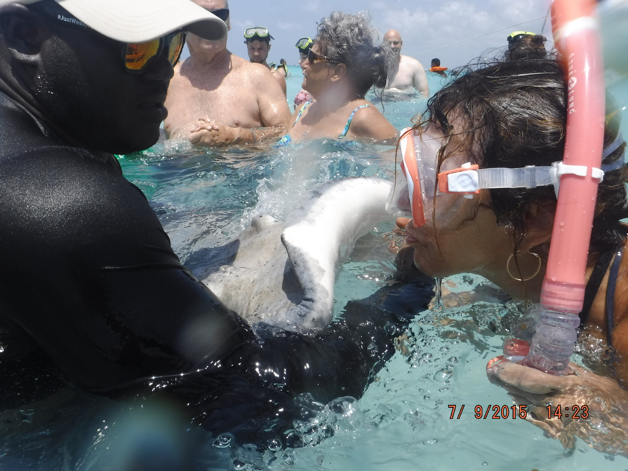 Fujifilm FinePix XP80 XP81 XP85 sample photo. Cruise carnival glory, kissing a sting ray photography