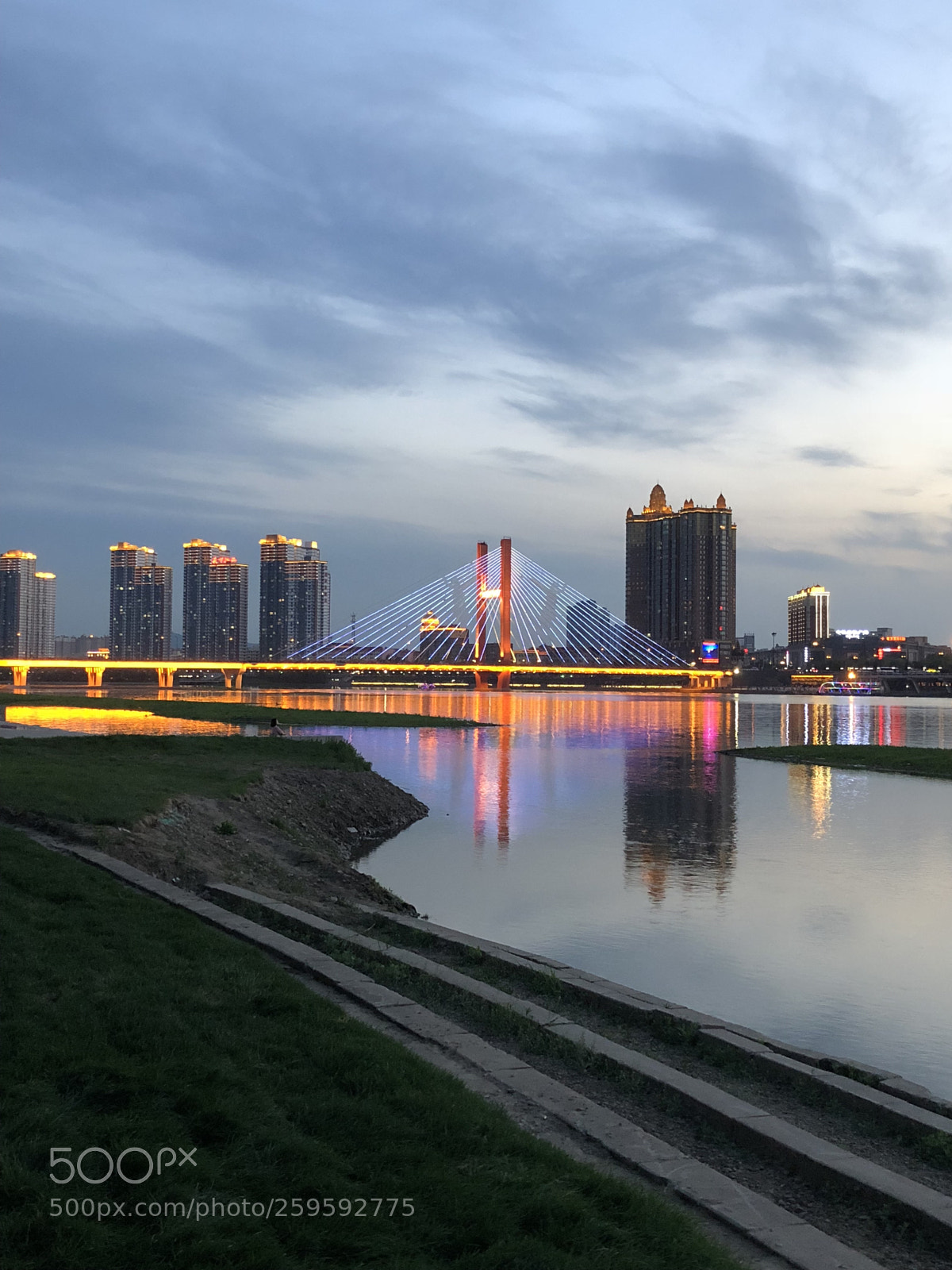 Apple iPhone X sample photo. Night falls on the photography