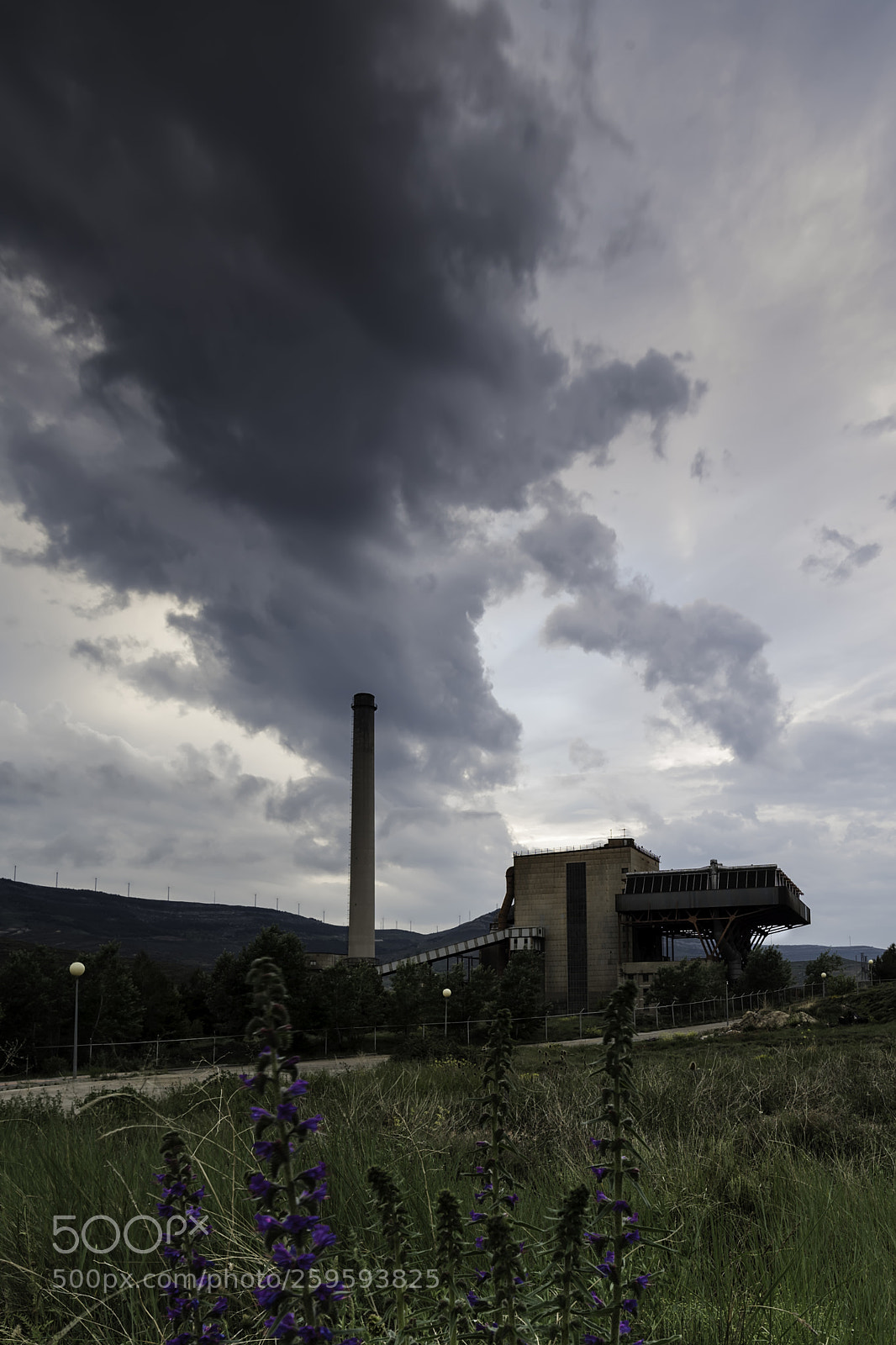 Nikon D750 sample photo. Central térmica, escucha photography