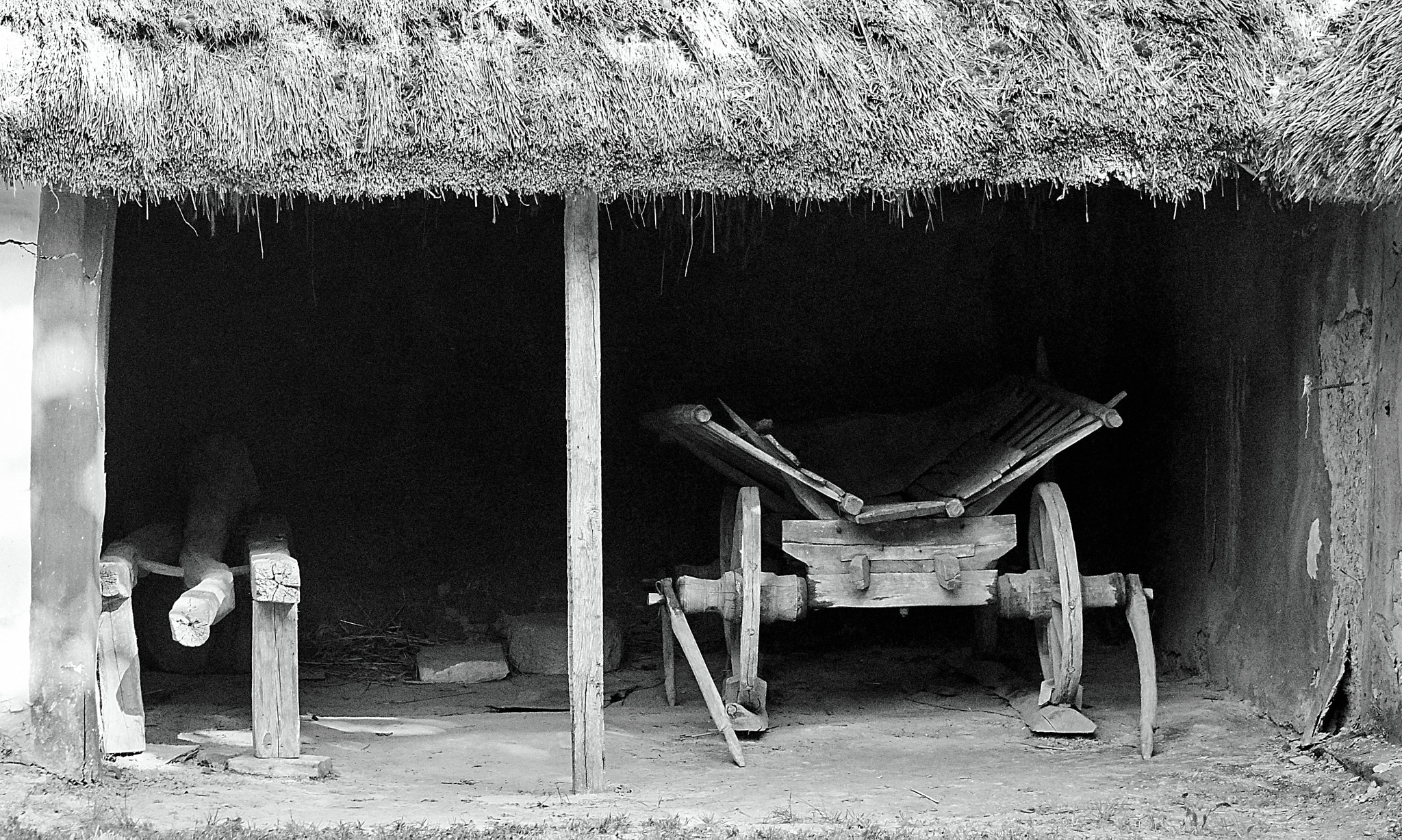 Nikon D7100 sample photo. Farm wagon garage photography