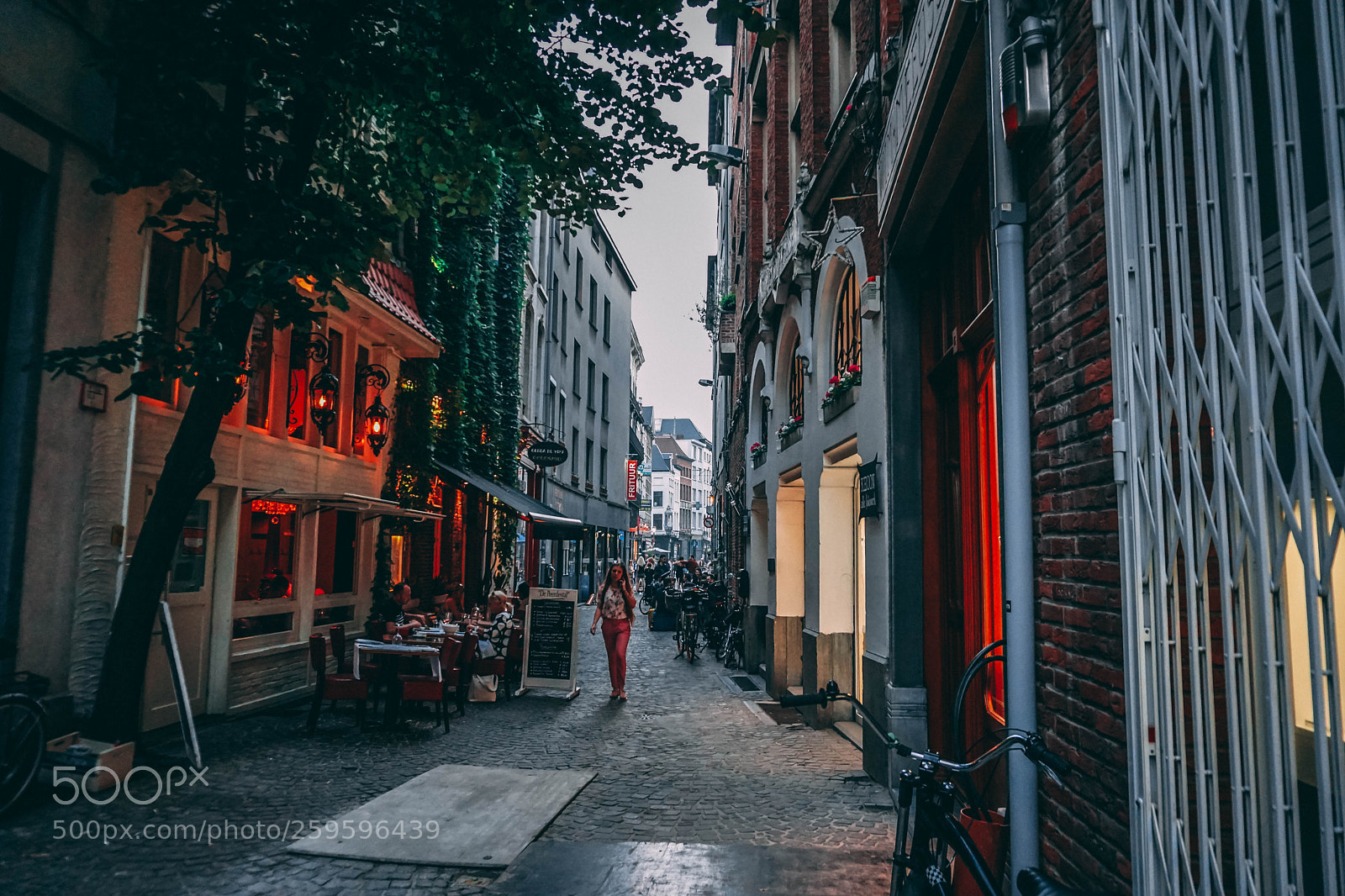 Sony a6000 sample photo. Antwerp's alley photography