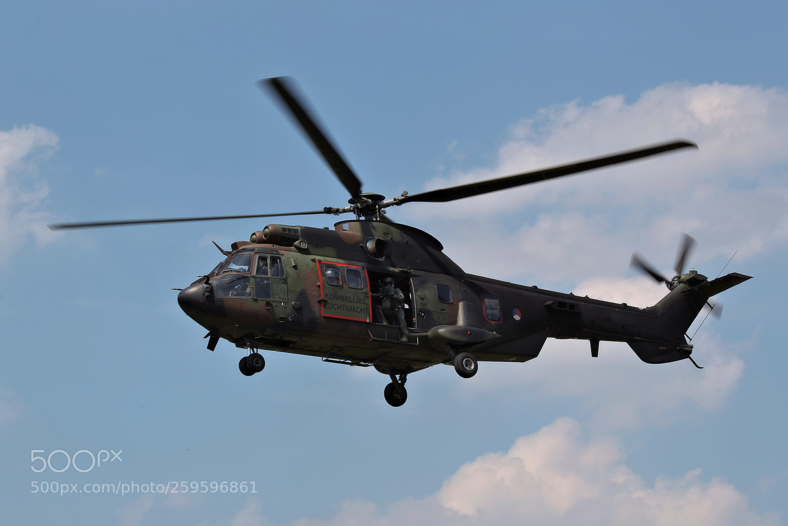 Canon EOS-1D Mark IV sample photo. Air assault photography