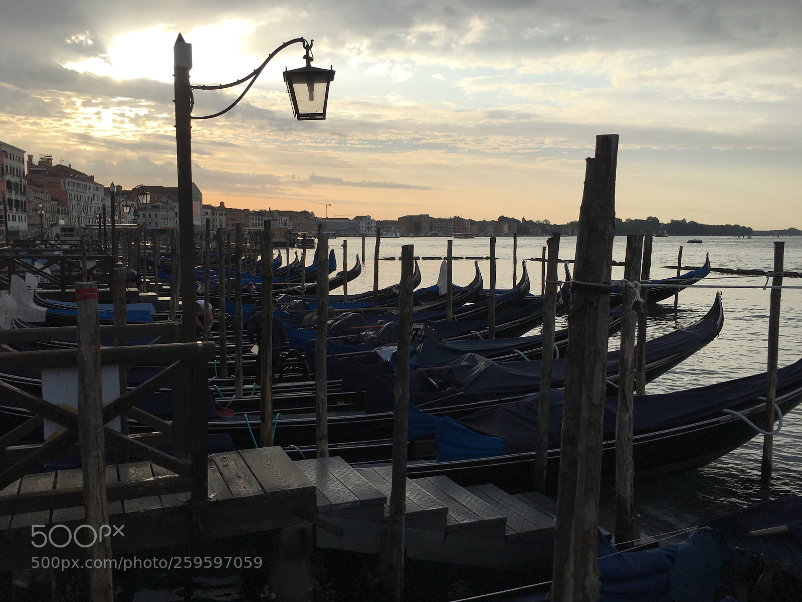 Apple iPhone 6s Plus sample photo. Gondola photography