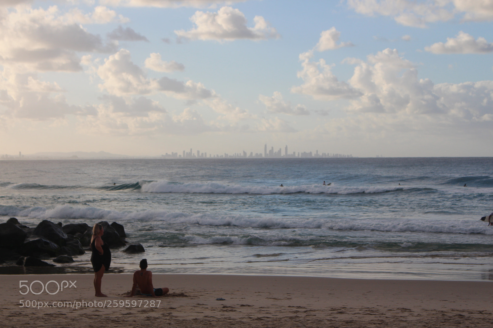 Canon EOS 700D (EOS Rebel T5i / EOS Kiss X7i) sample photo. Beach with city behind photography
