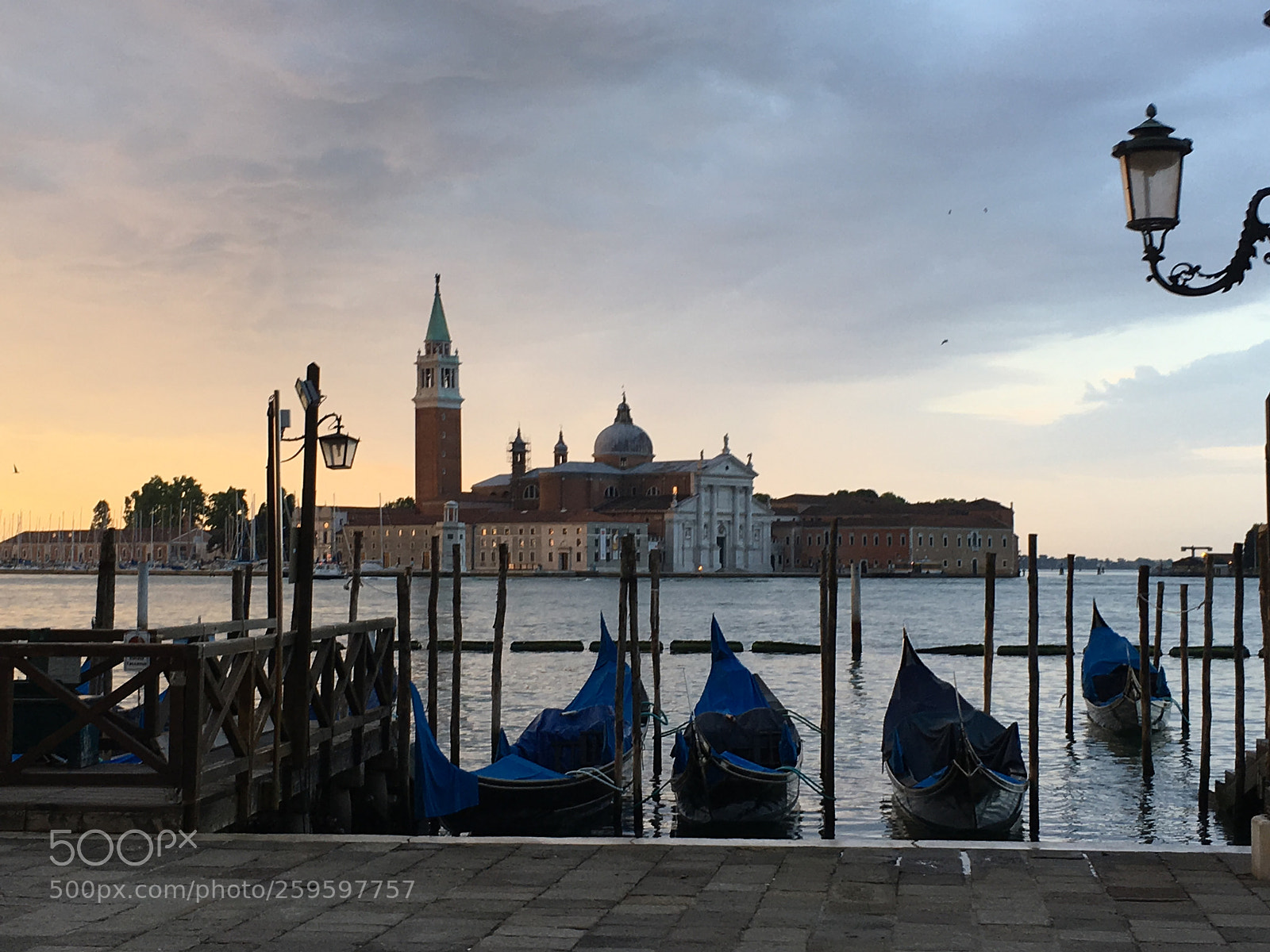Apple iPhone 6s Plus sample photo. Charming venice photography