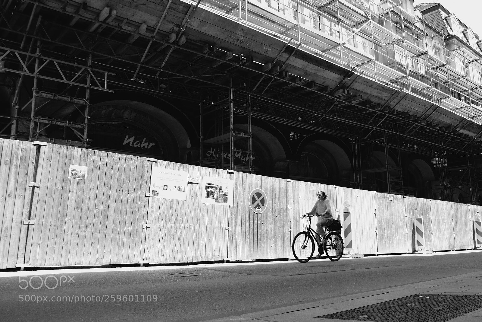 Fujifilm X-T20 sample photo. Inner city biking photography