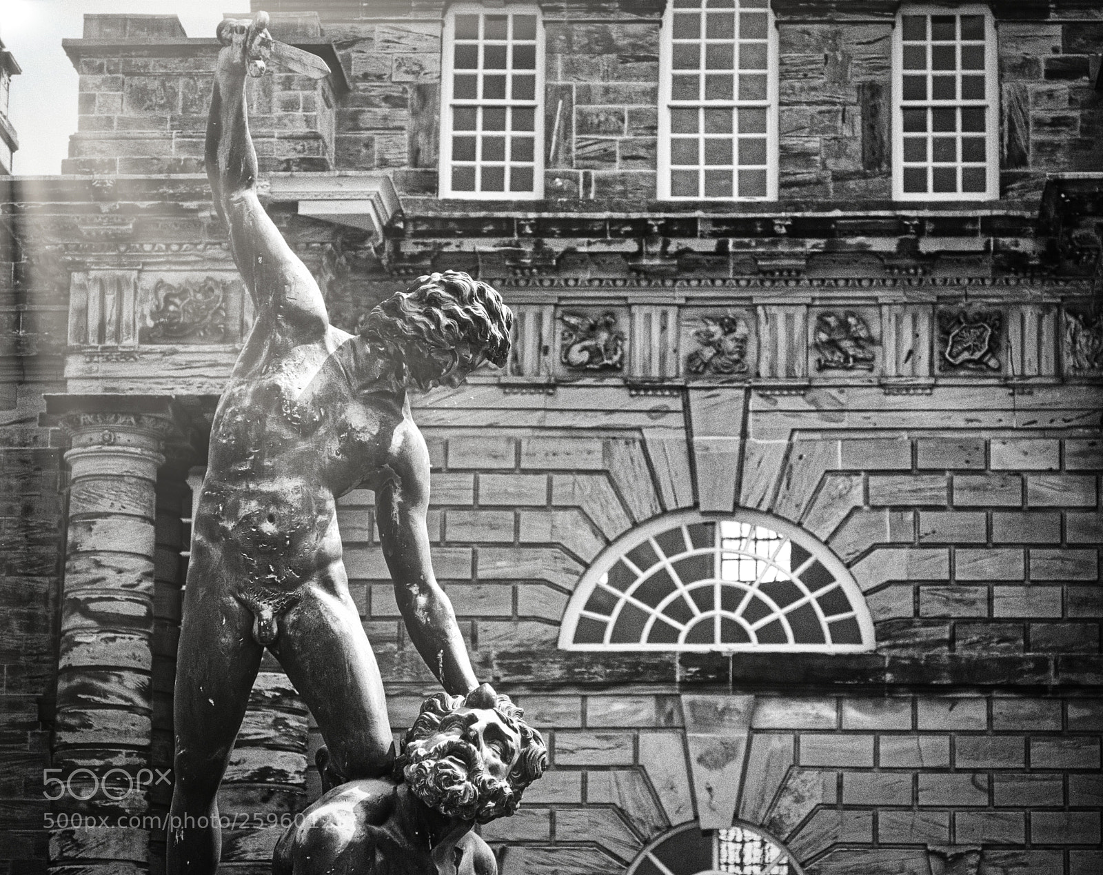 Panasonic Lumix DMC-FZ1000 sample photo. Statue seaton delaval hall photography