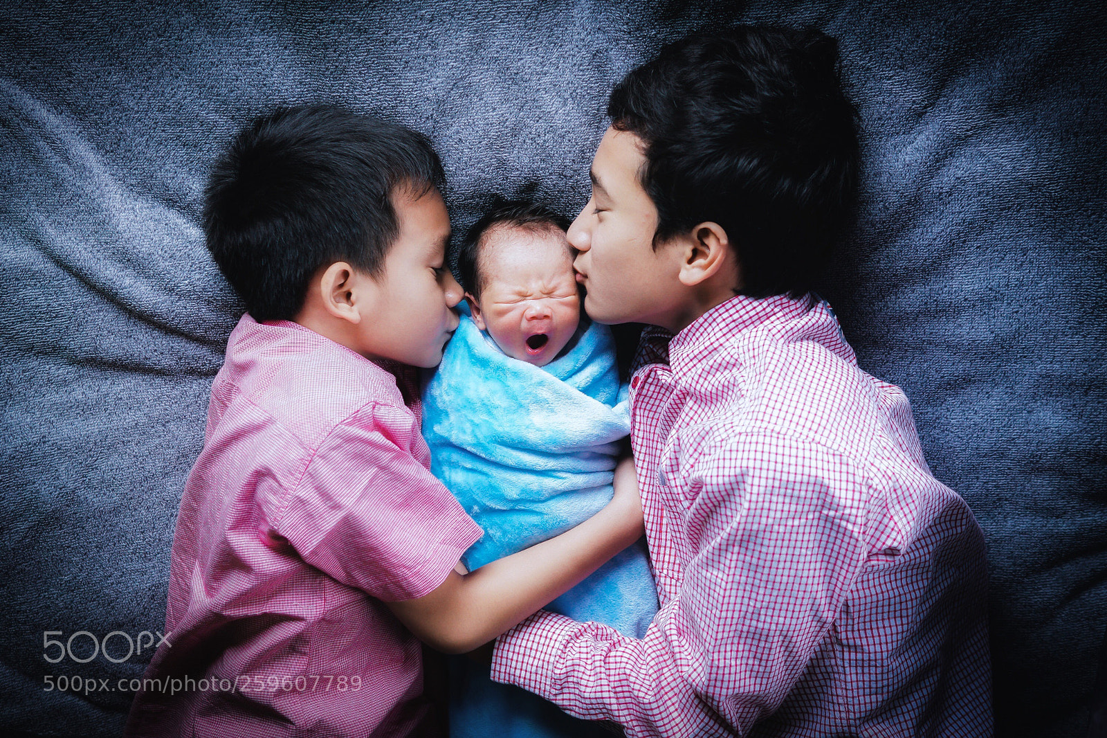 Sony a6000 sample photo. Let me go!!  photography