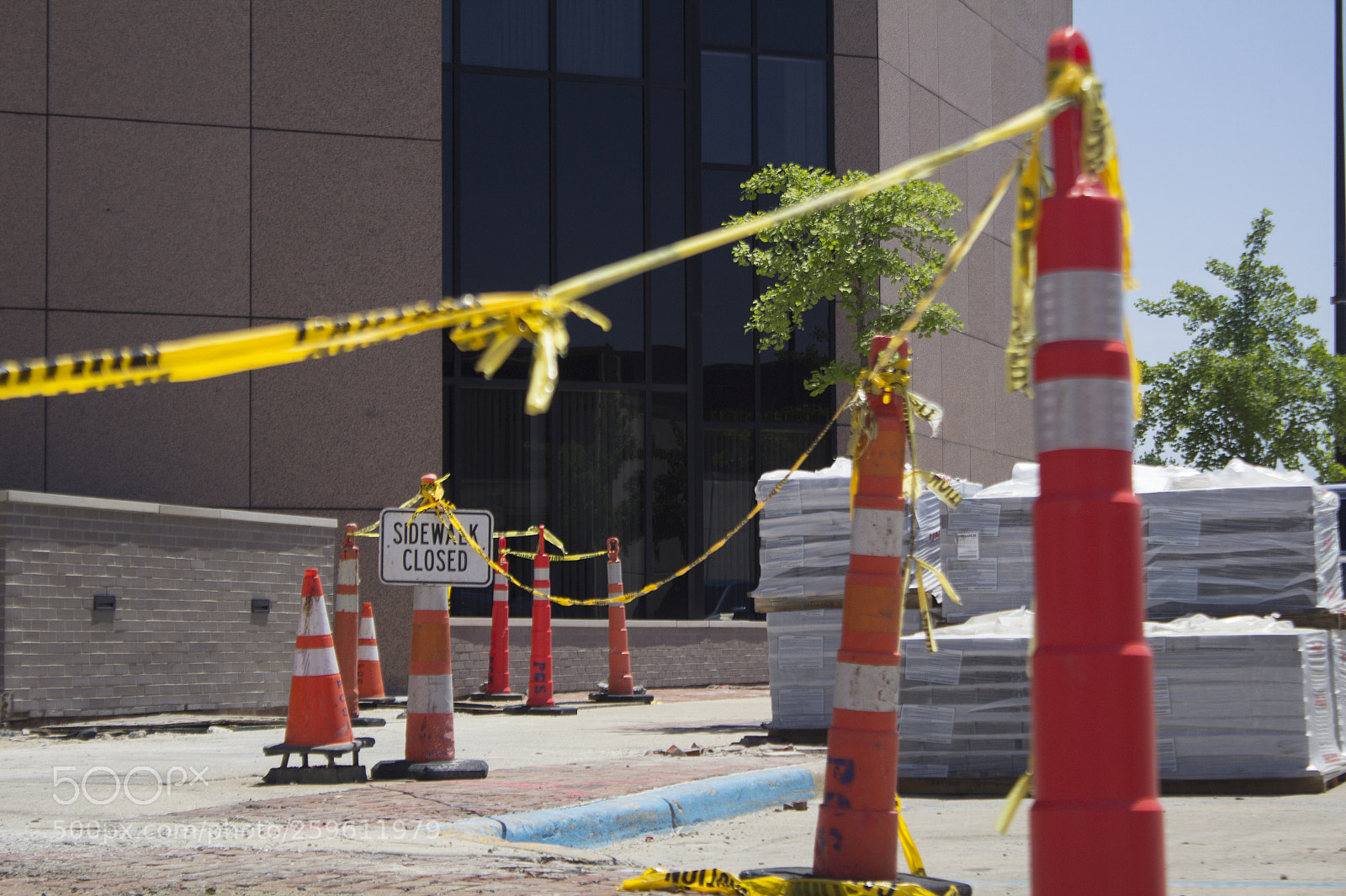 Canon EOS 1200D (EOS Rebel T5 / EOS Kiss X70 / EOS Hi) sample photo. Caution sidewalk closed. photography