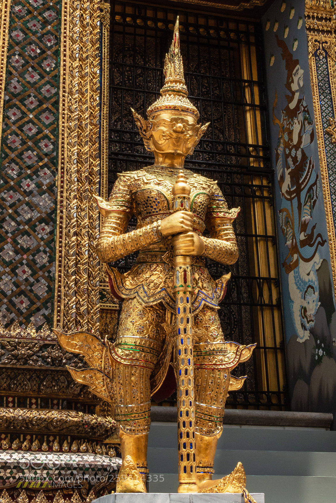 Panasonic Lumix DMC-FZ200 sample photo. Golden diva at grand photography