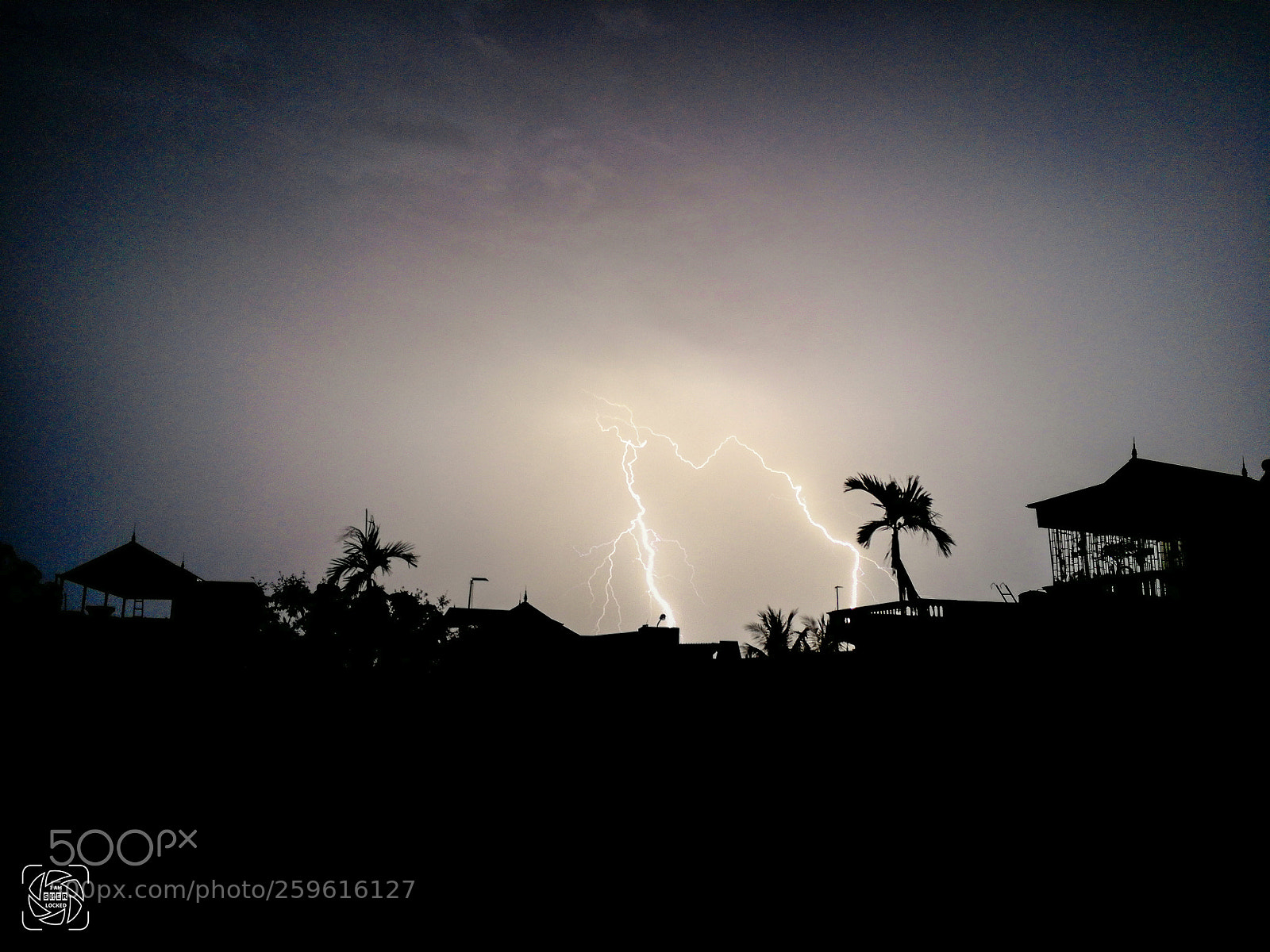 HUAWEI P9 LITE sample photo. Thunder photography