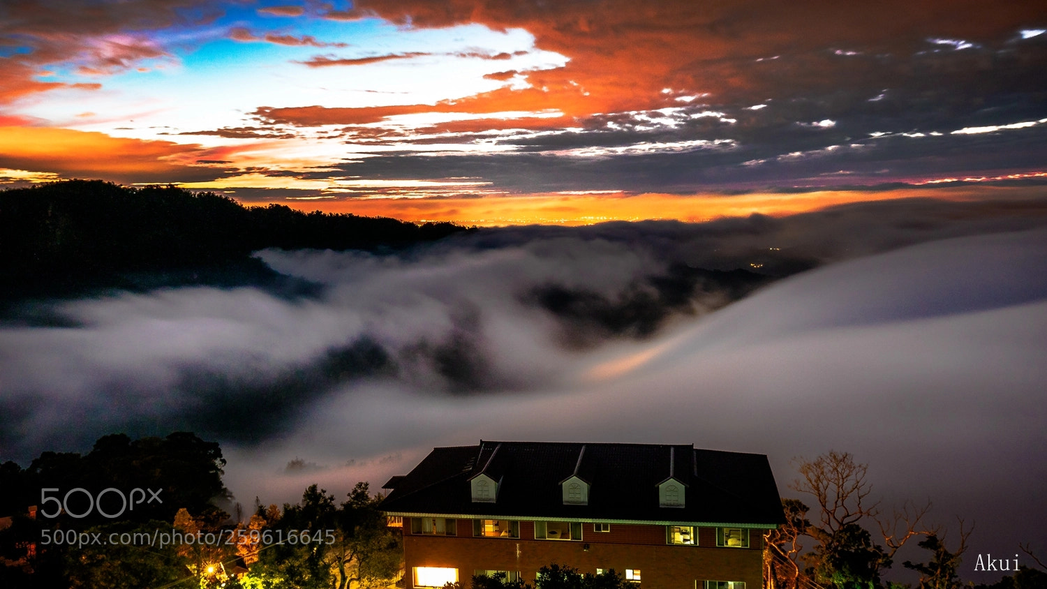 Canon EOS 5D Mark IV sample photo. Cloud sea sunset photography