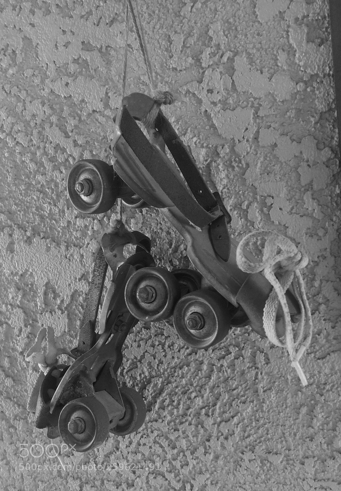 Samsung Galaxy Note4 sample photo. Skates of old photography