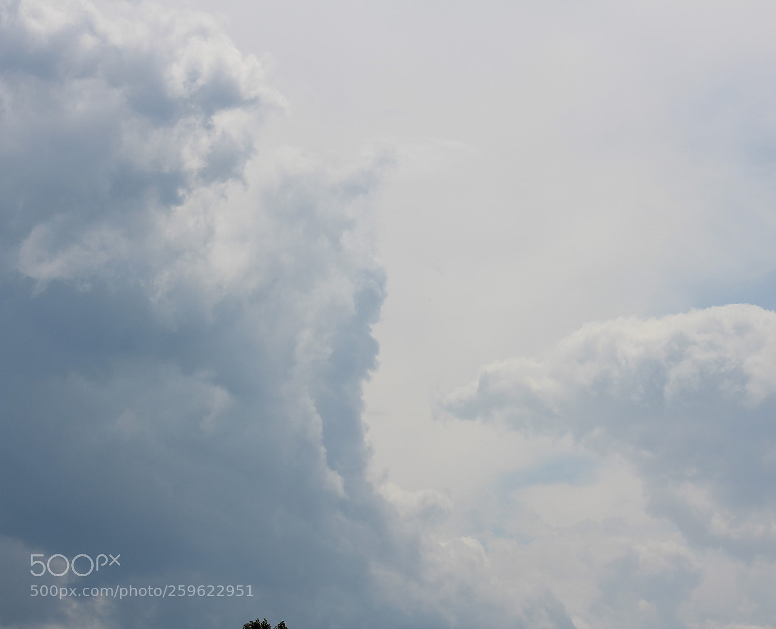 Canon EOS 1300D (EOS Rebel T6 / EOS Kiss X80) sample photo. Cloud monster photography