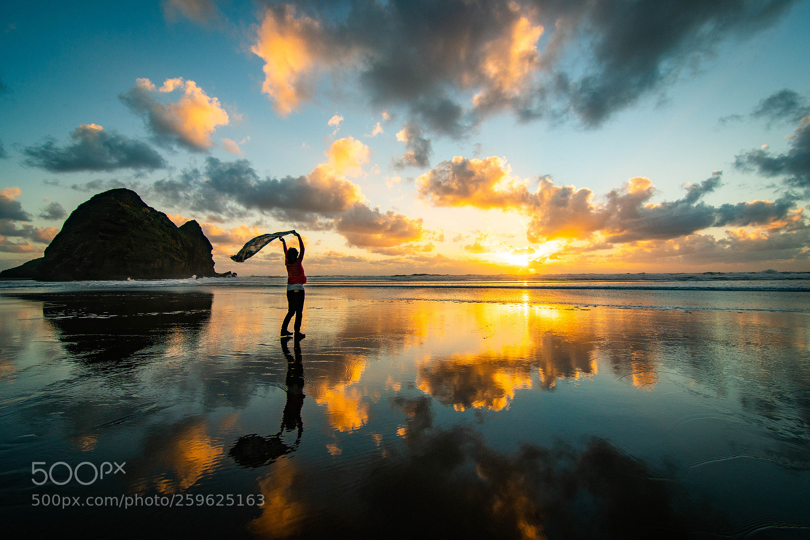 Sony a7R II sample photo. Sunset over piha beach photography