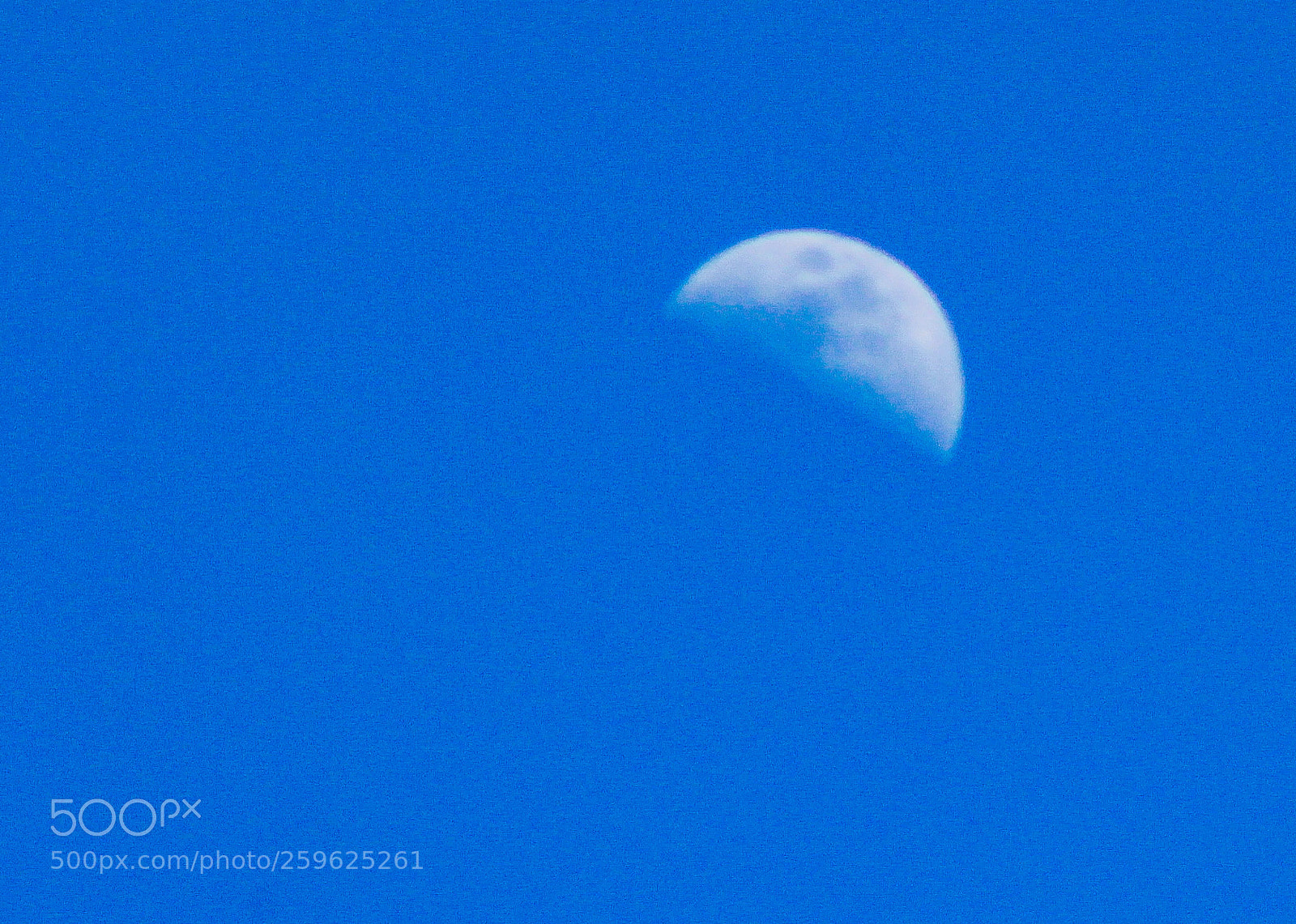 Canon EOS 1300D (EOS Rebel T6 / EOS Kiss X80) sample photo. Daytime moon photography