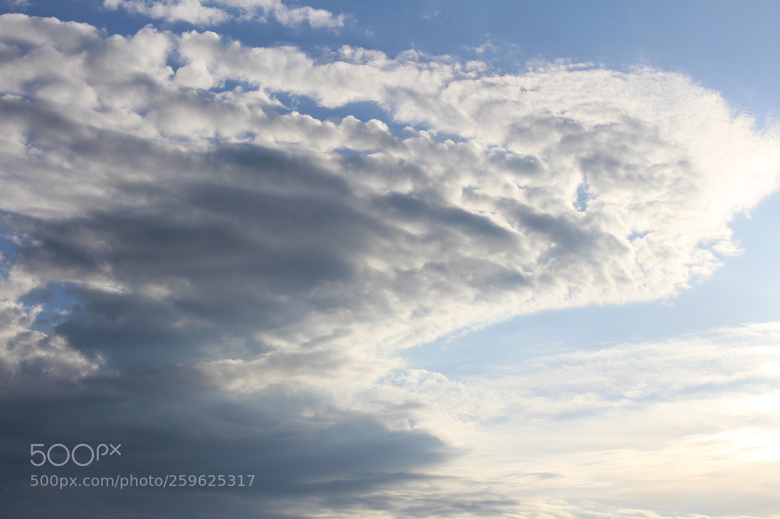 Canon EOS 1300D (EOS Rebel T6 / EOS Kiss X80) sample photo. Cloudy skies photography