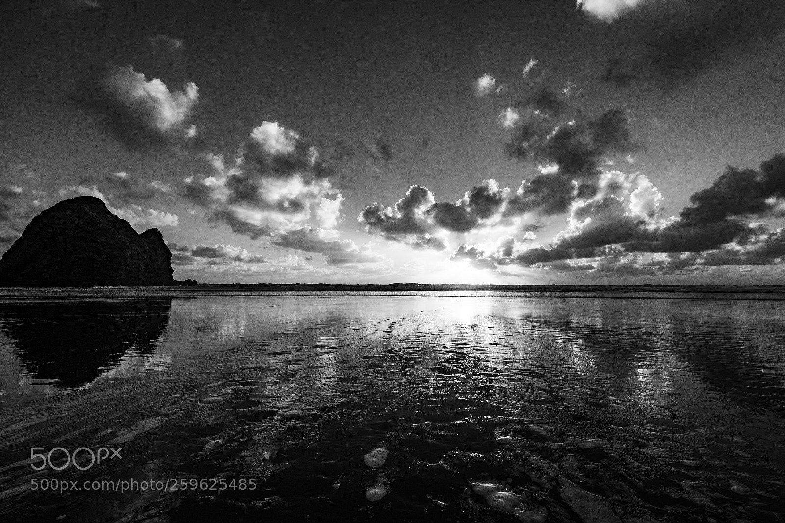 Sony a7R II sample photo. Sunset at piha beach photography