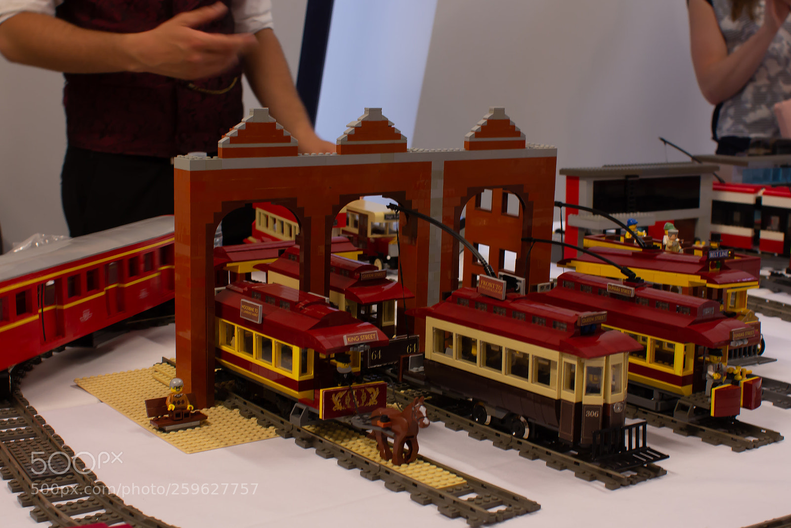 Canon EOS 700D (EOS Rebel T5i / EOS Kiss X7i) sample photo. Transit bricks photography