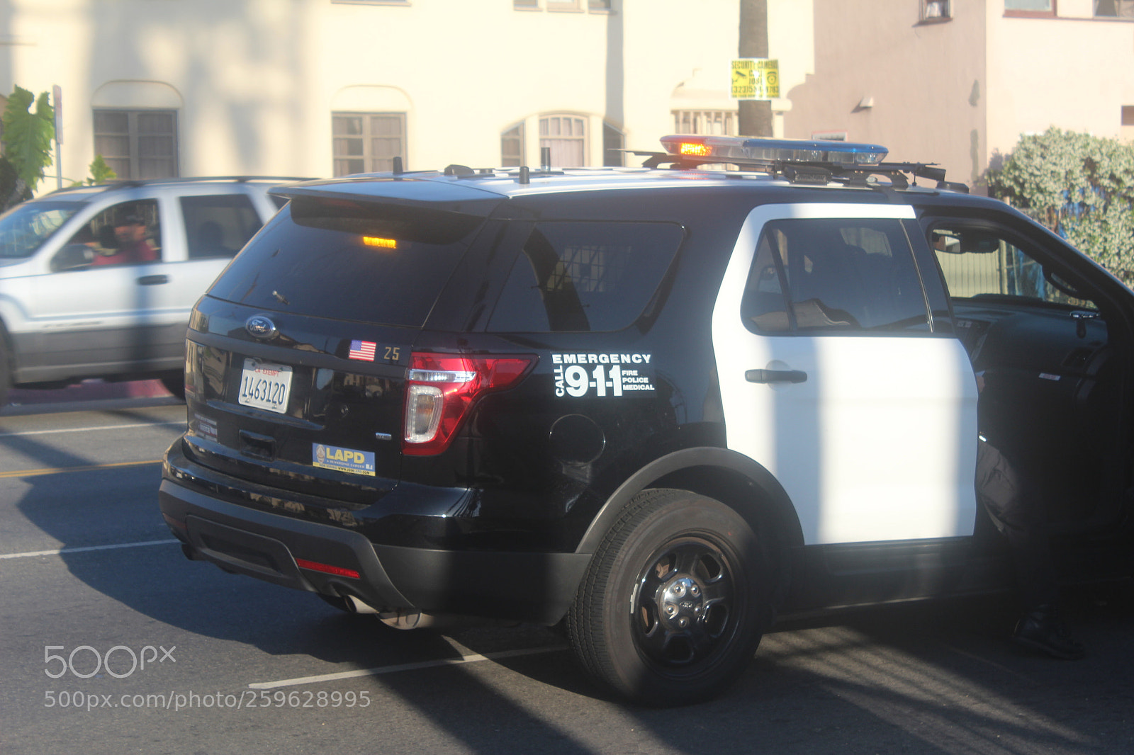 Canon EOS 1200D (EOS Rebel T5 / EOS Kiss X70 / EOS Hi) sample photo. Police in south los photography