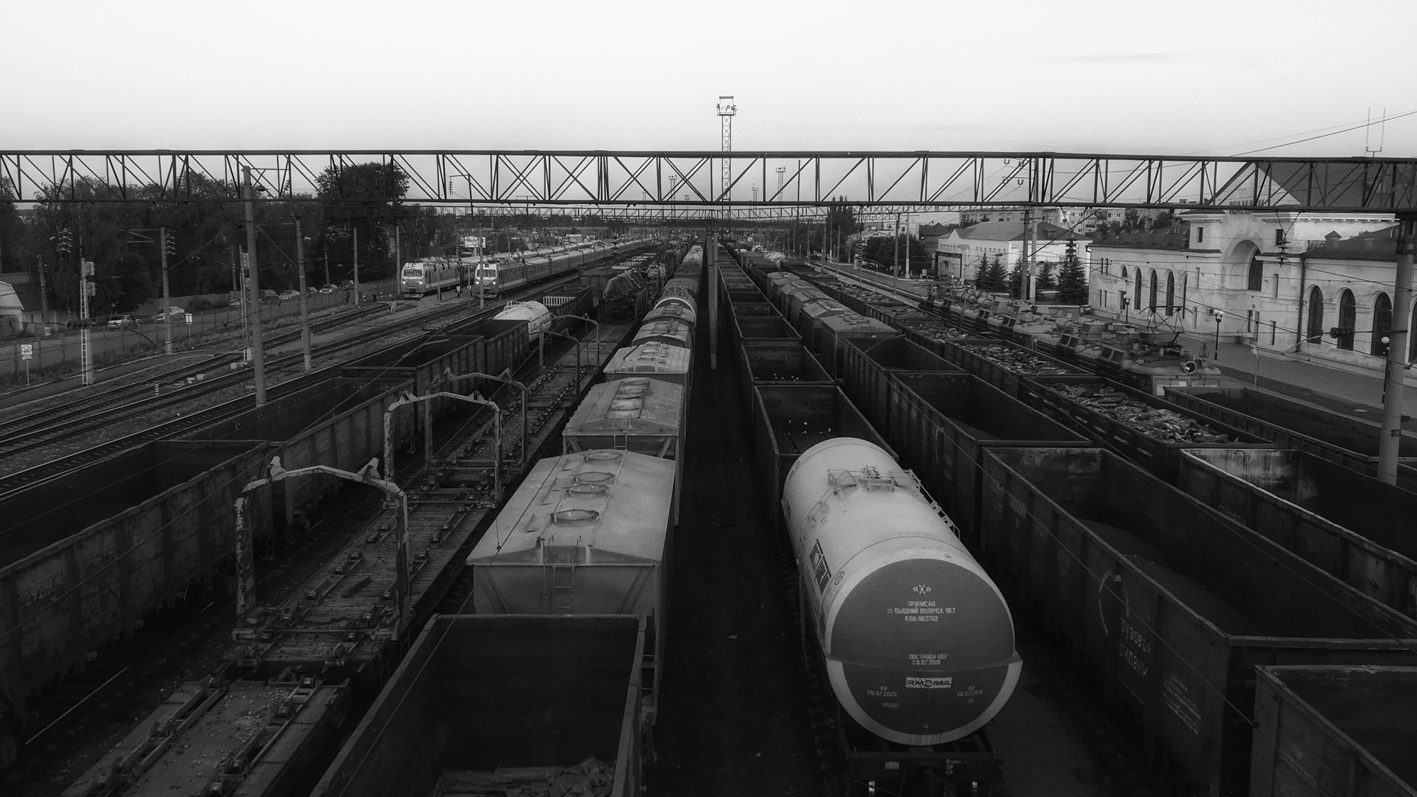 HUAWEI honor 6x sample photo. Rails photography