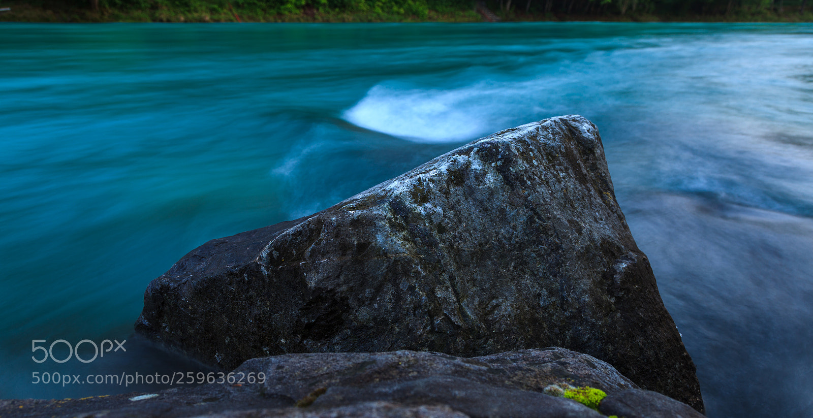Canon EOS 5D Mark II sample photo. Rock in the river photography