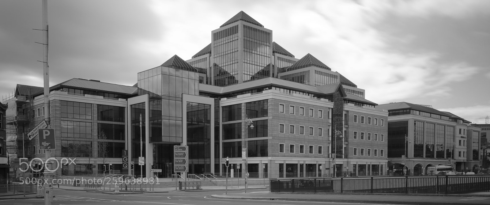 Canon EOS 70D sample photo. Building on the liffey photography