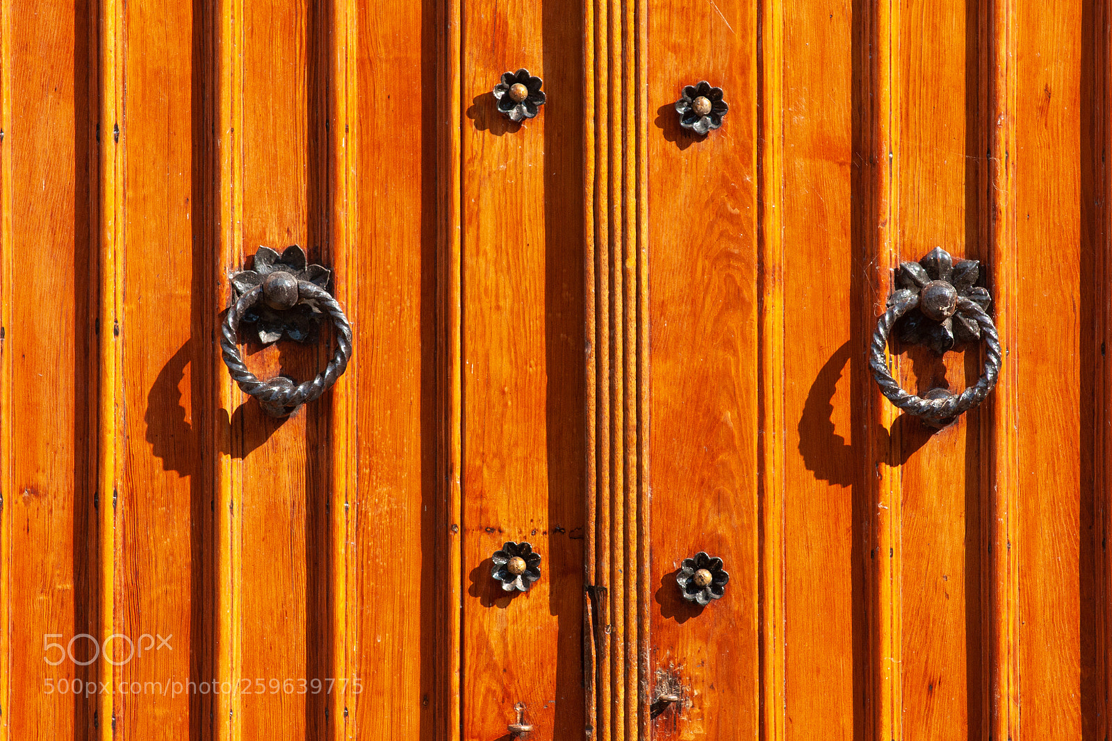 Sony Alpha DSLR-A700 sample photo. Old door photography