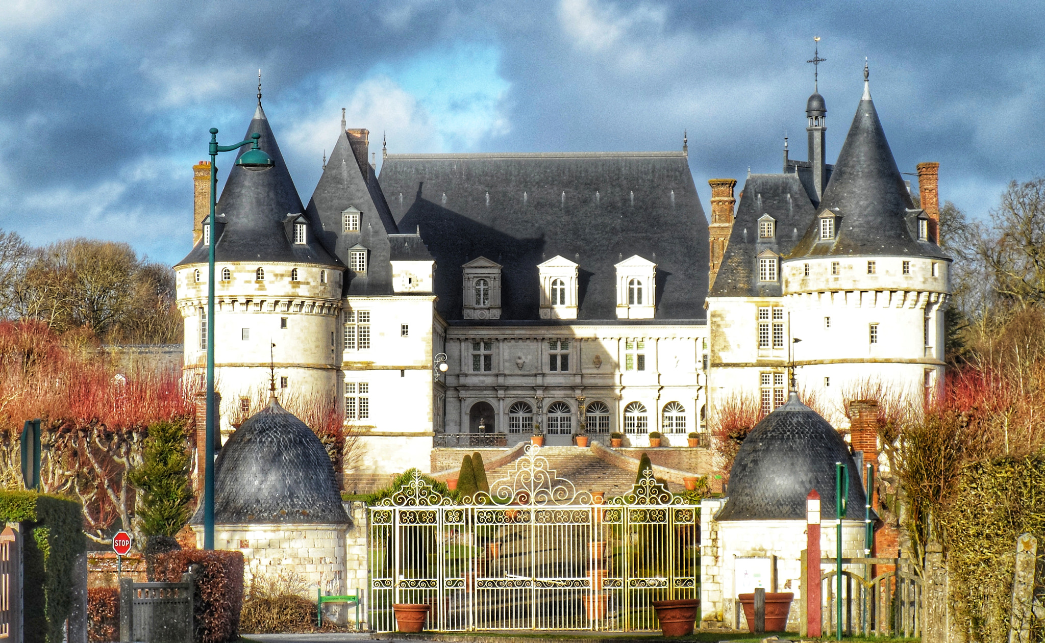 Samsung WB150 / WB150F / WB152 / WB152F / WB151 / WB151F / WB140 sample photo. Château  renaissance  mesnieres en bray france photography